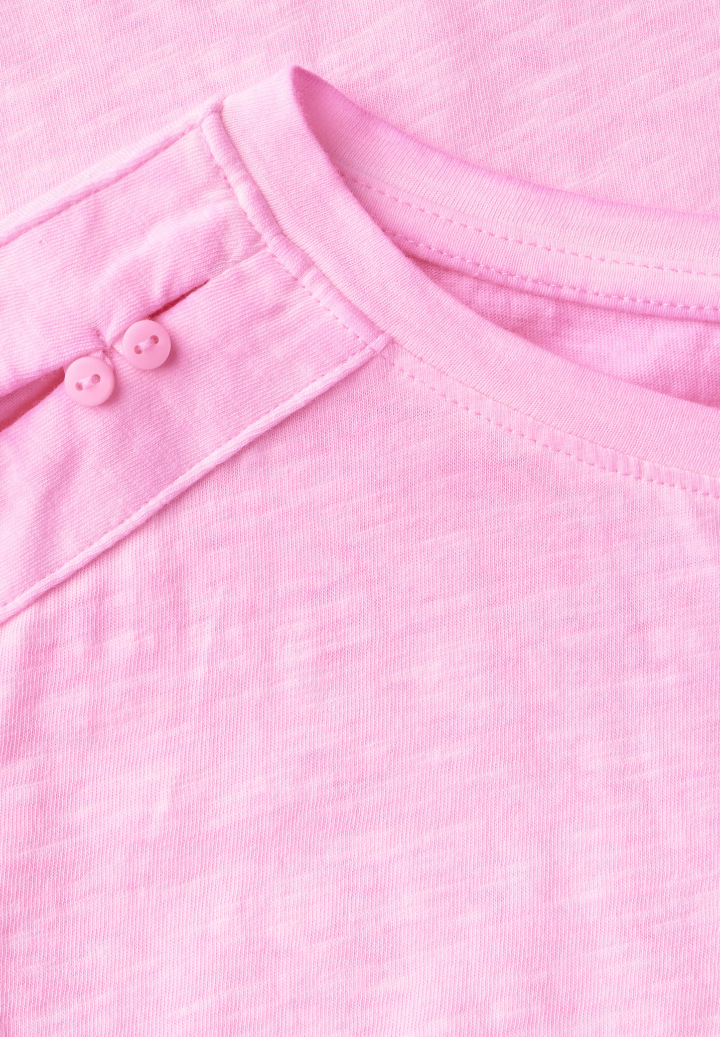 T-Shirt mit Knopfdetail