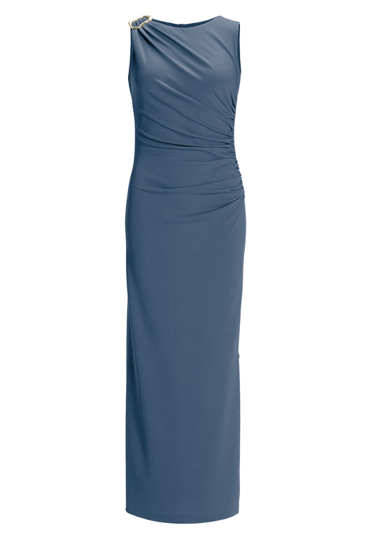Abendkleid aus Crepe Jersey mit Drapierung und Zierschnalle