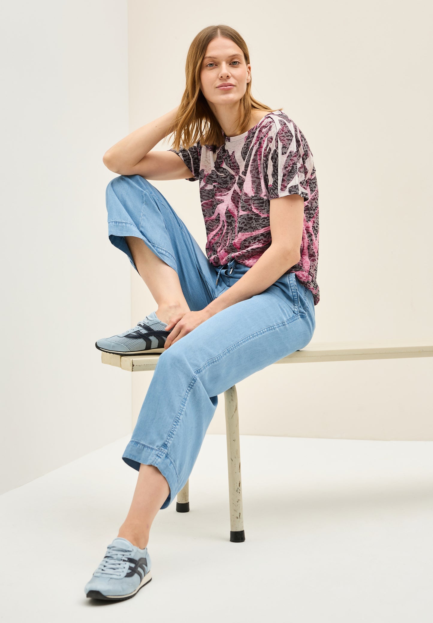Ausbrenner-Shirt mit Muster