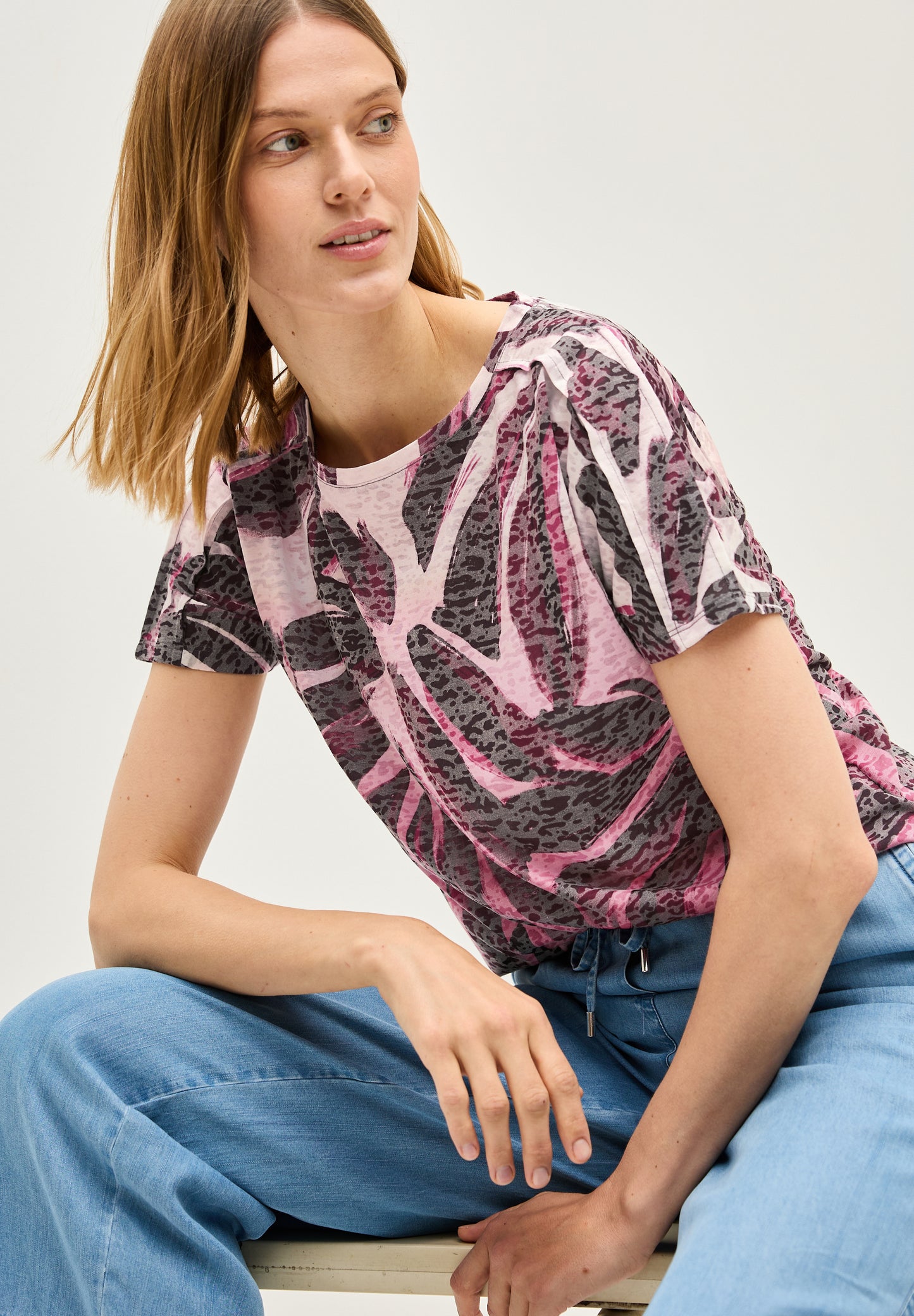 Ausbrenner-Shirt mit Muster
