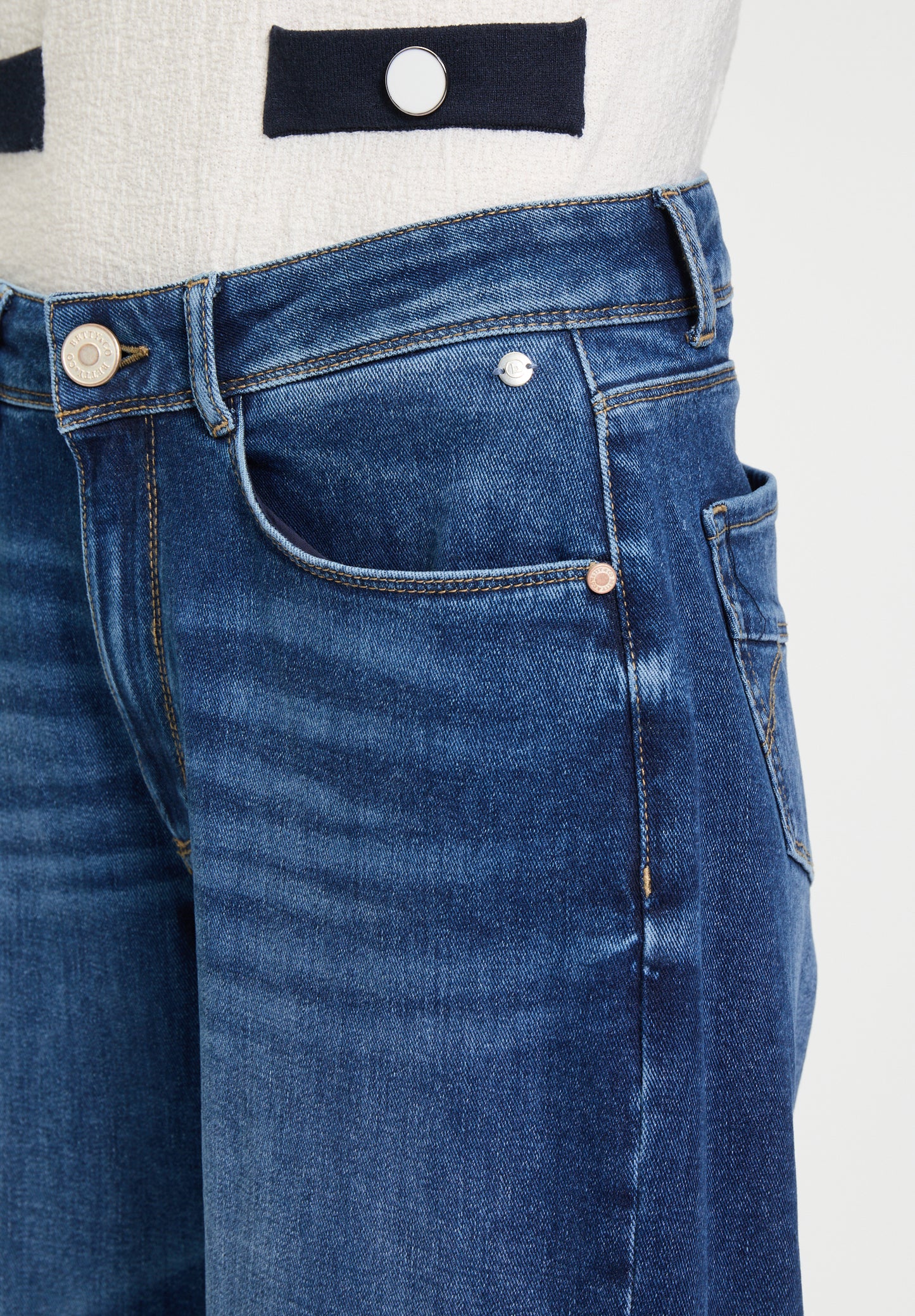 High Waisted-Jeans