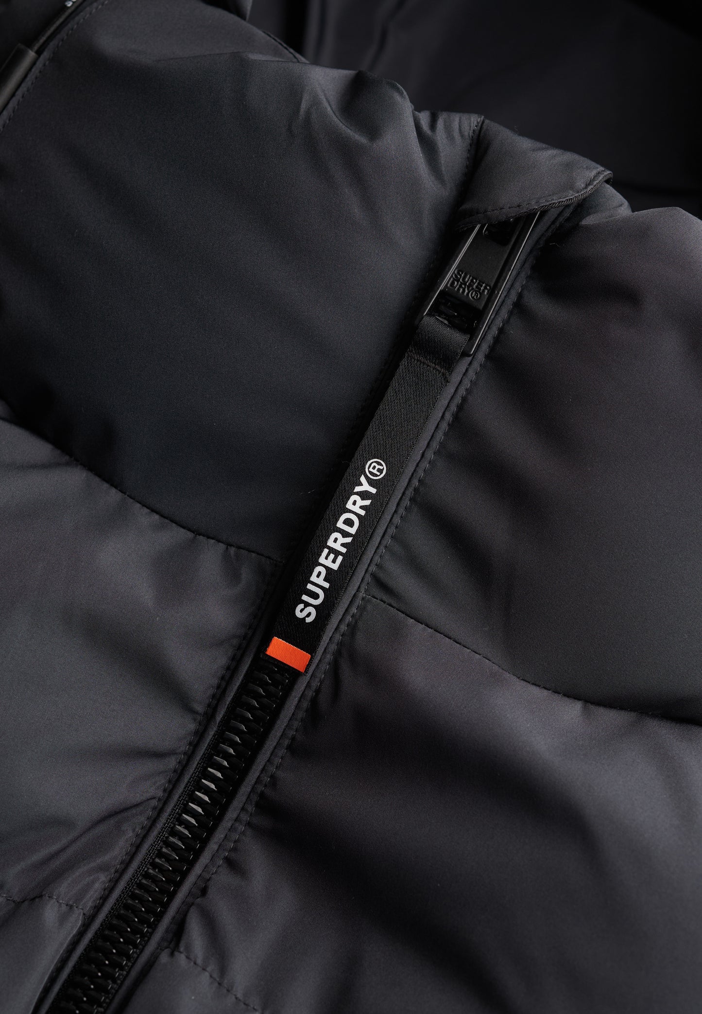 Sports Steppjacke mit Kapuze