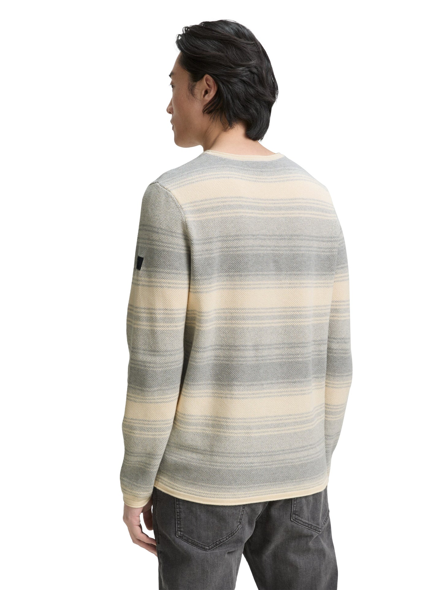 Strickpullover im Streifenmuster
