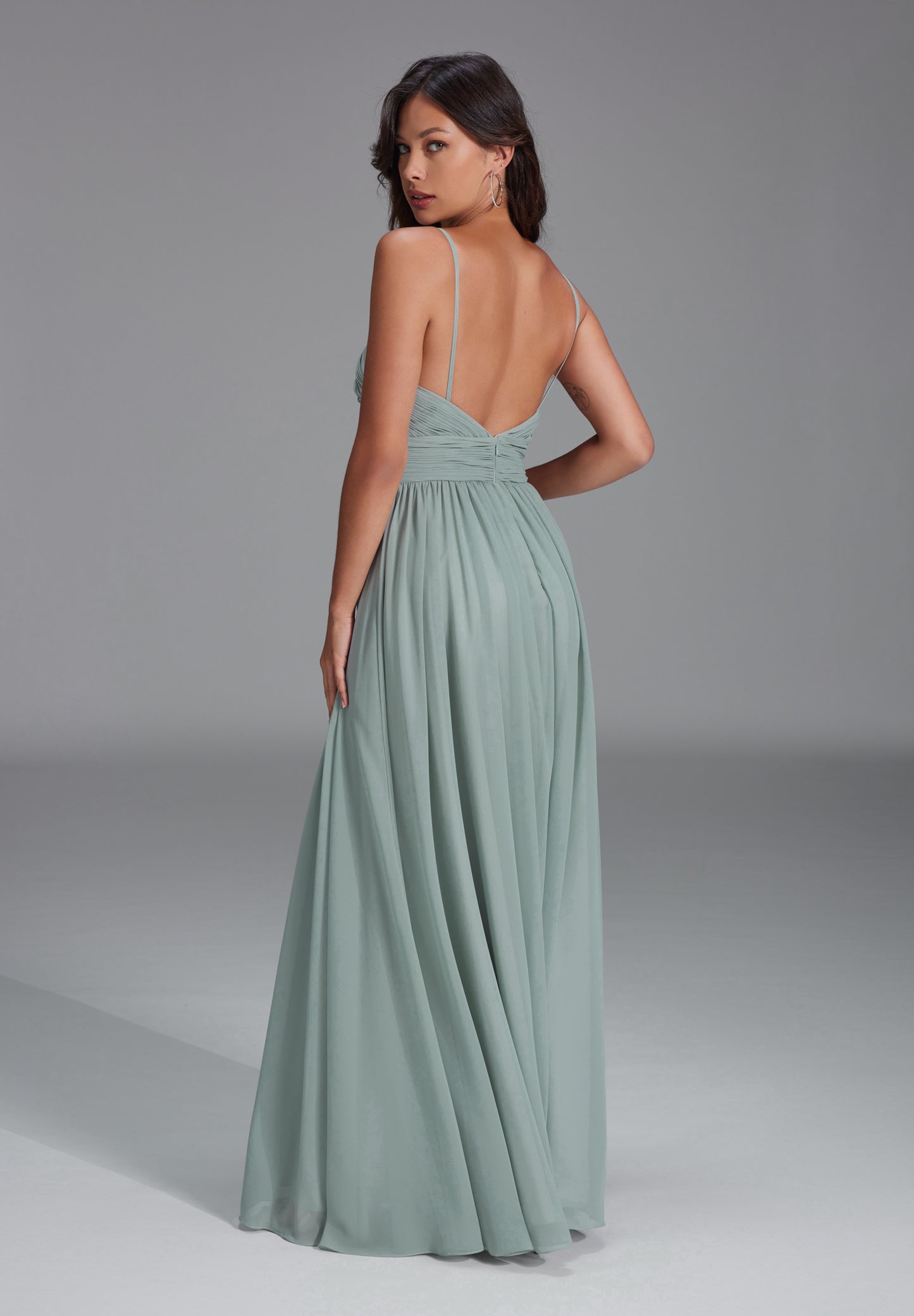 Chiffonkleid mit Cut-Out Detail und feiner Raffung