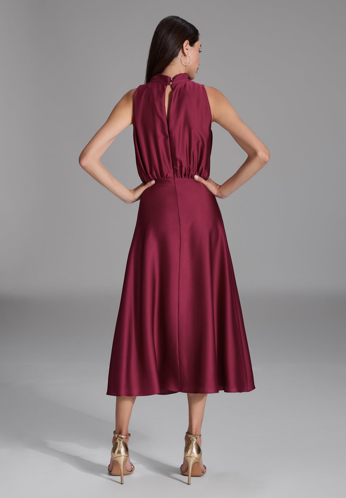 Midi Kleid aus Satin mit Drapierung am Kragen