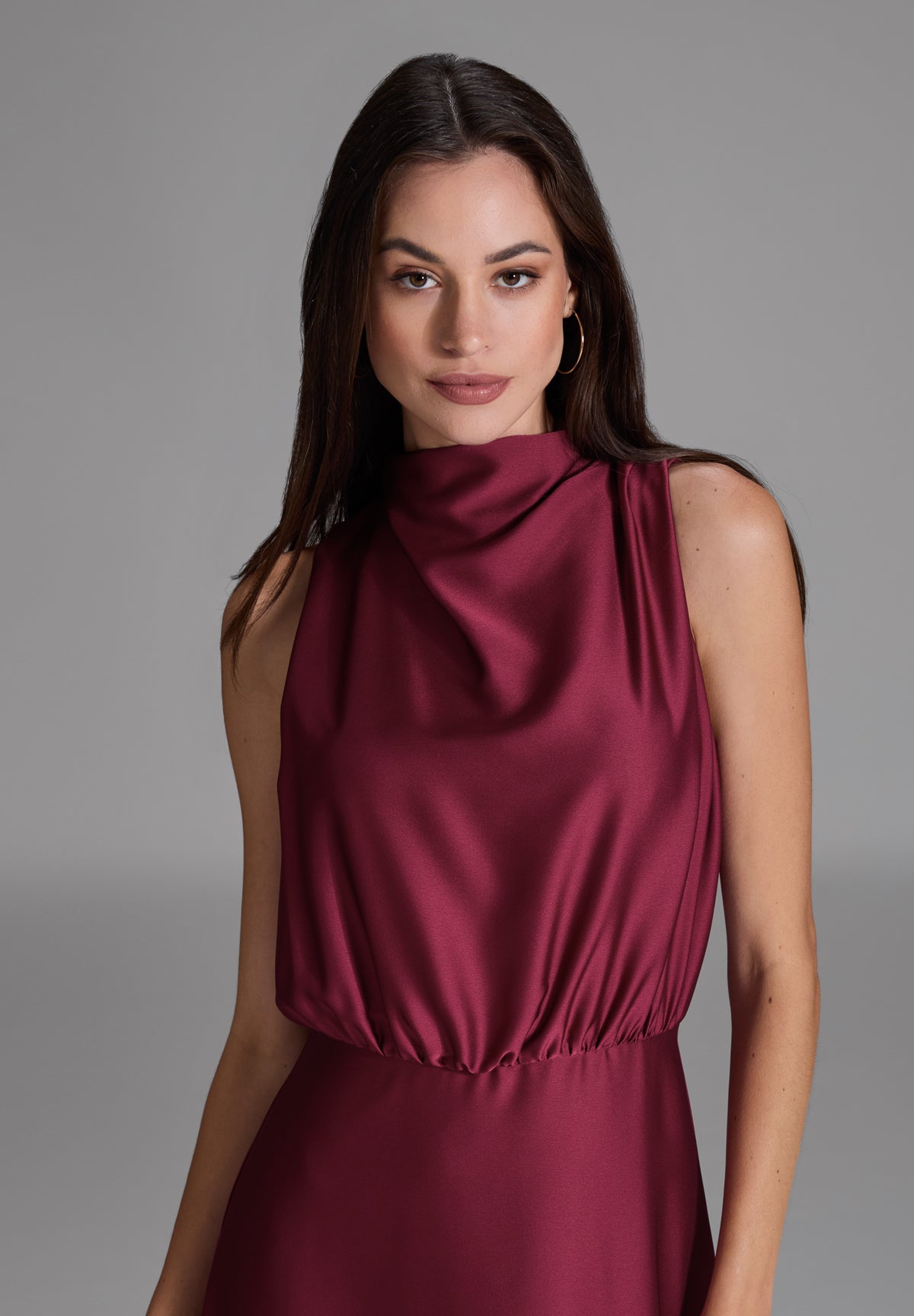 Midi Kleid aus Satin mit Drapierung am Kragen