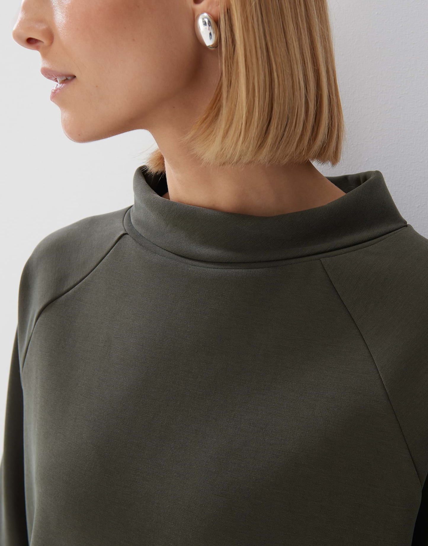 Unoa cropped
