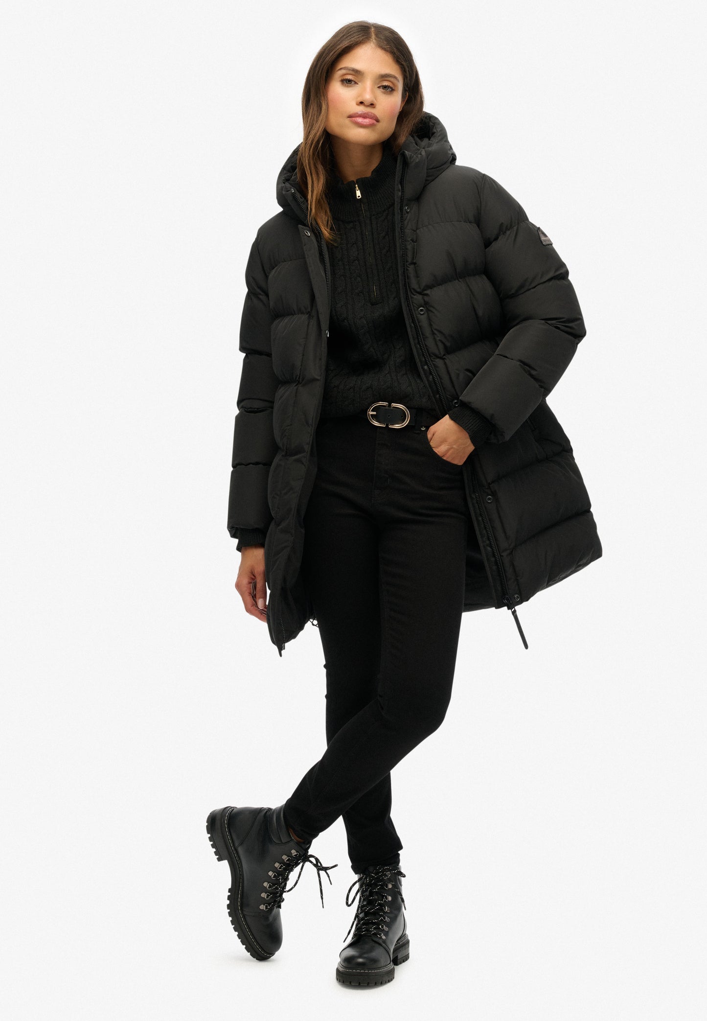 Sportliche, mittellange Steppjacke mit Kapuze