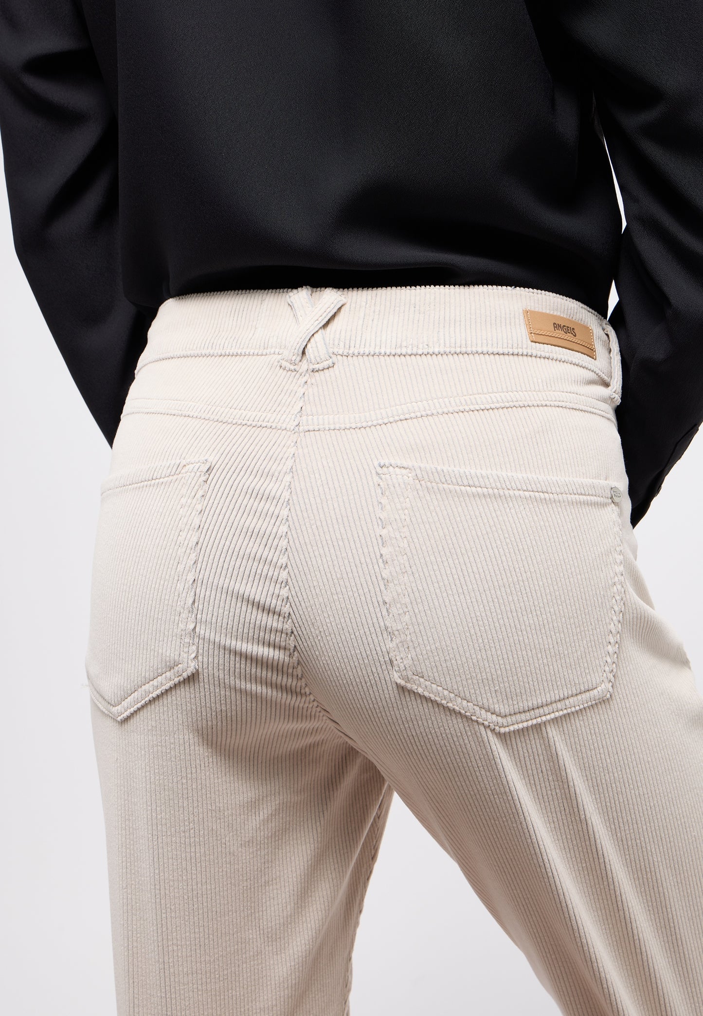 5648100-489 DARLEEN CROP