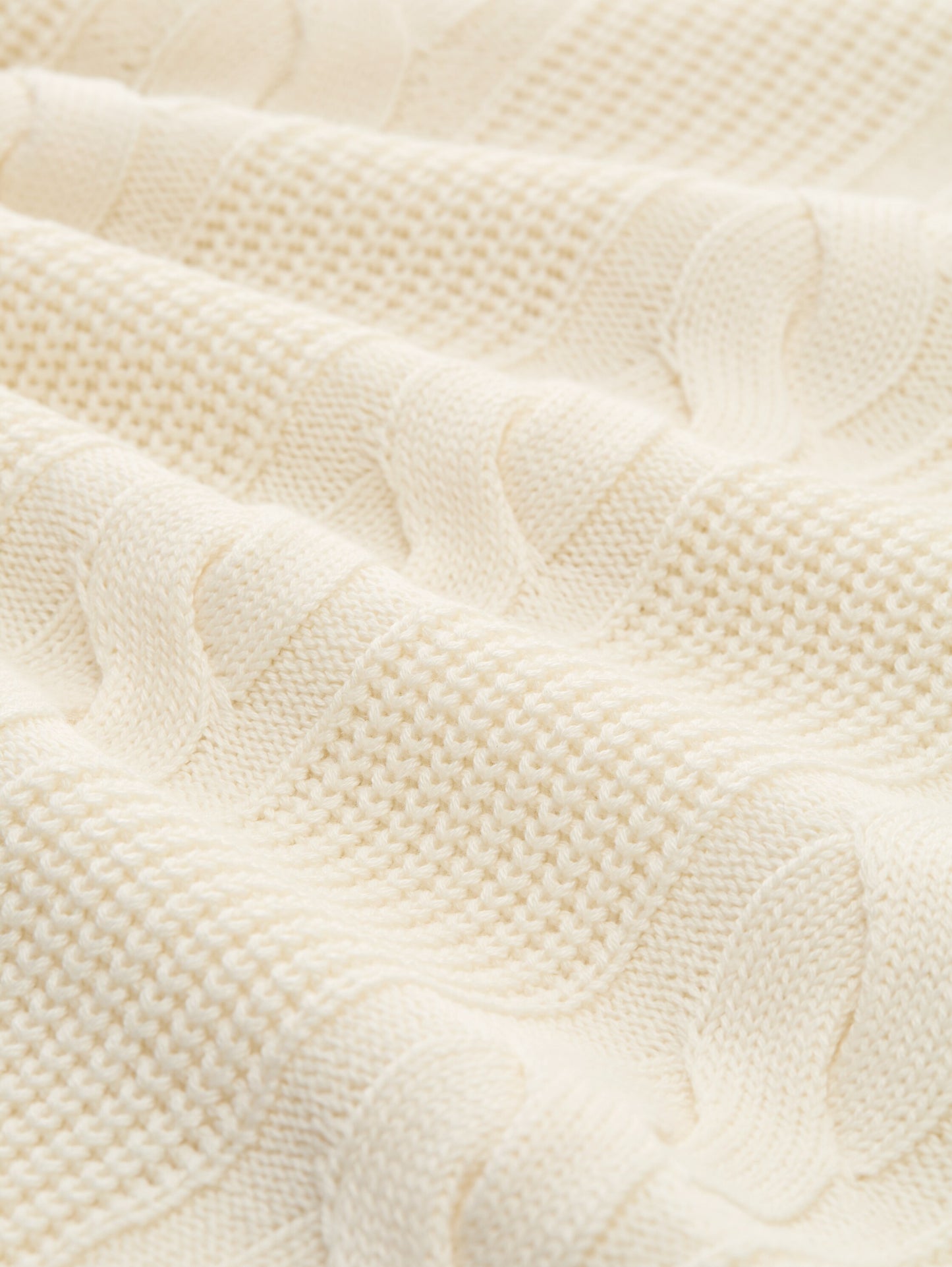 Strickpullover mit Zopf-Muster