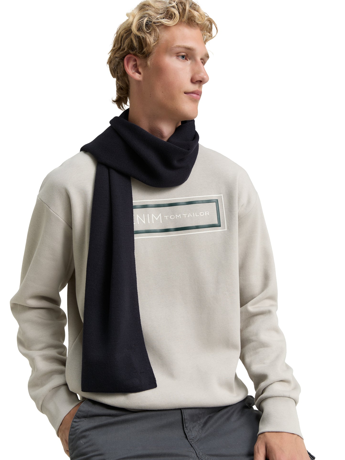 Basic Schal mit Logo-Stickerei