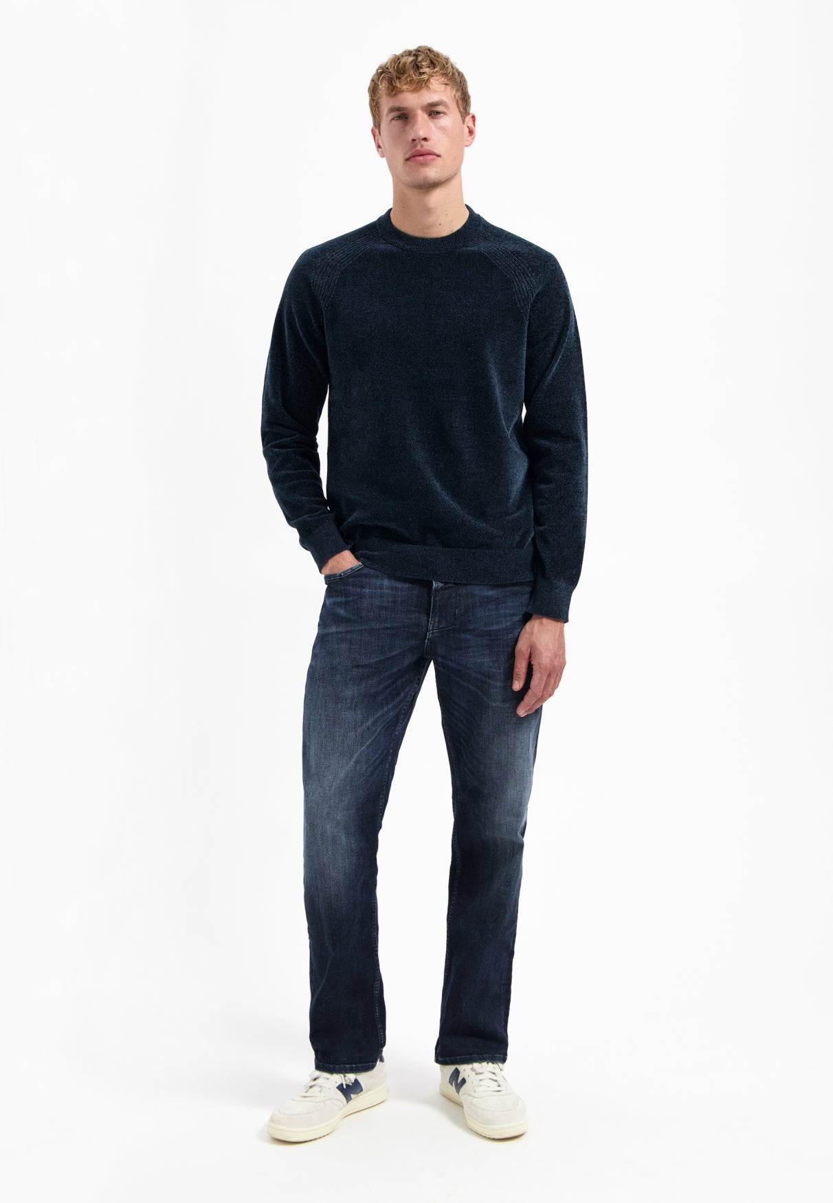 Pullover Crewneck Light Weight Chenille