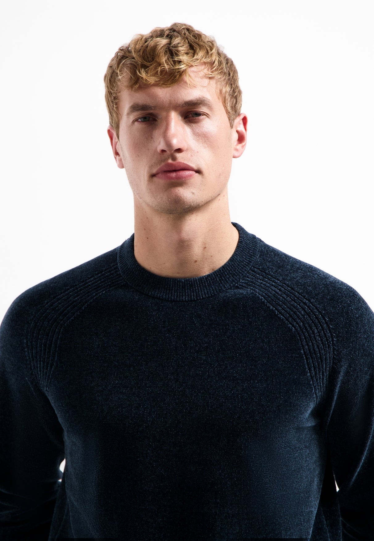 Pullover Crewneck Light Weight Chenille