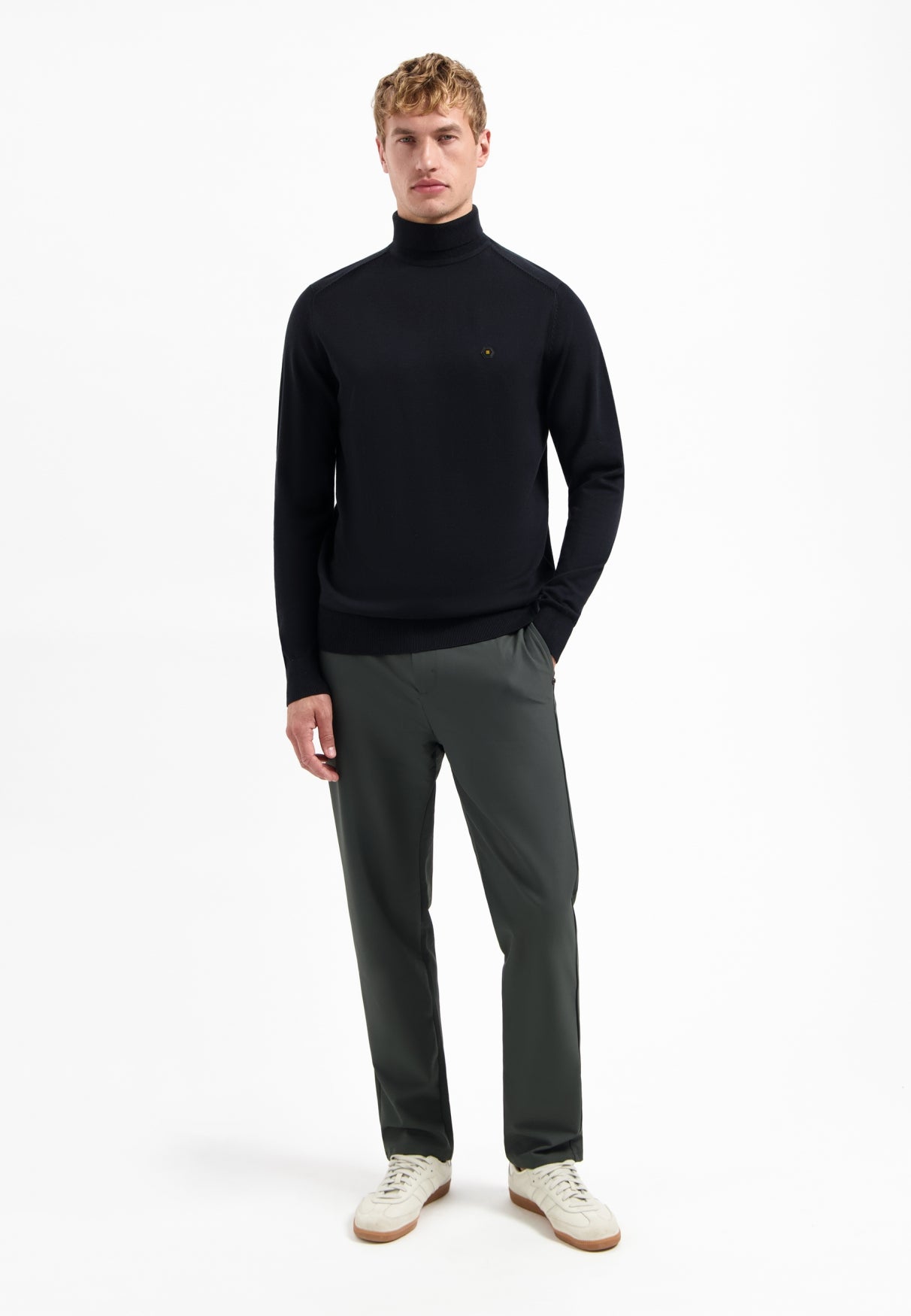Pullover Roll Neck