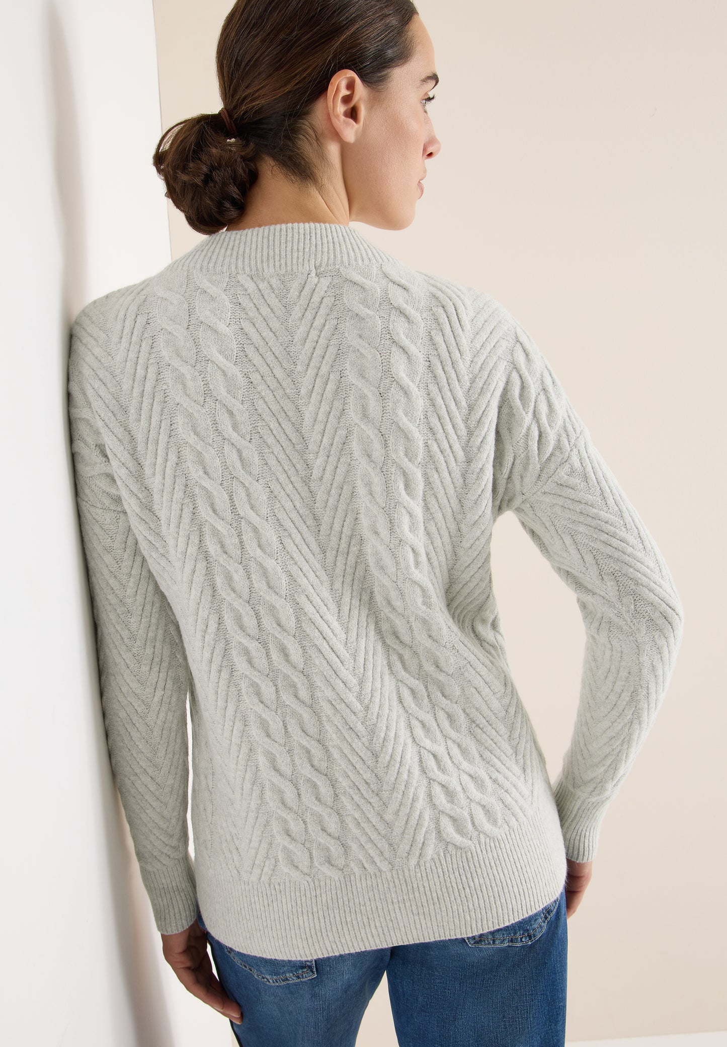 Pullover mit Zopfmuster
