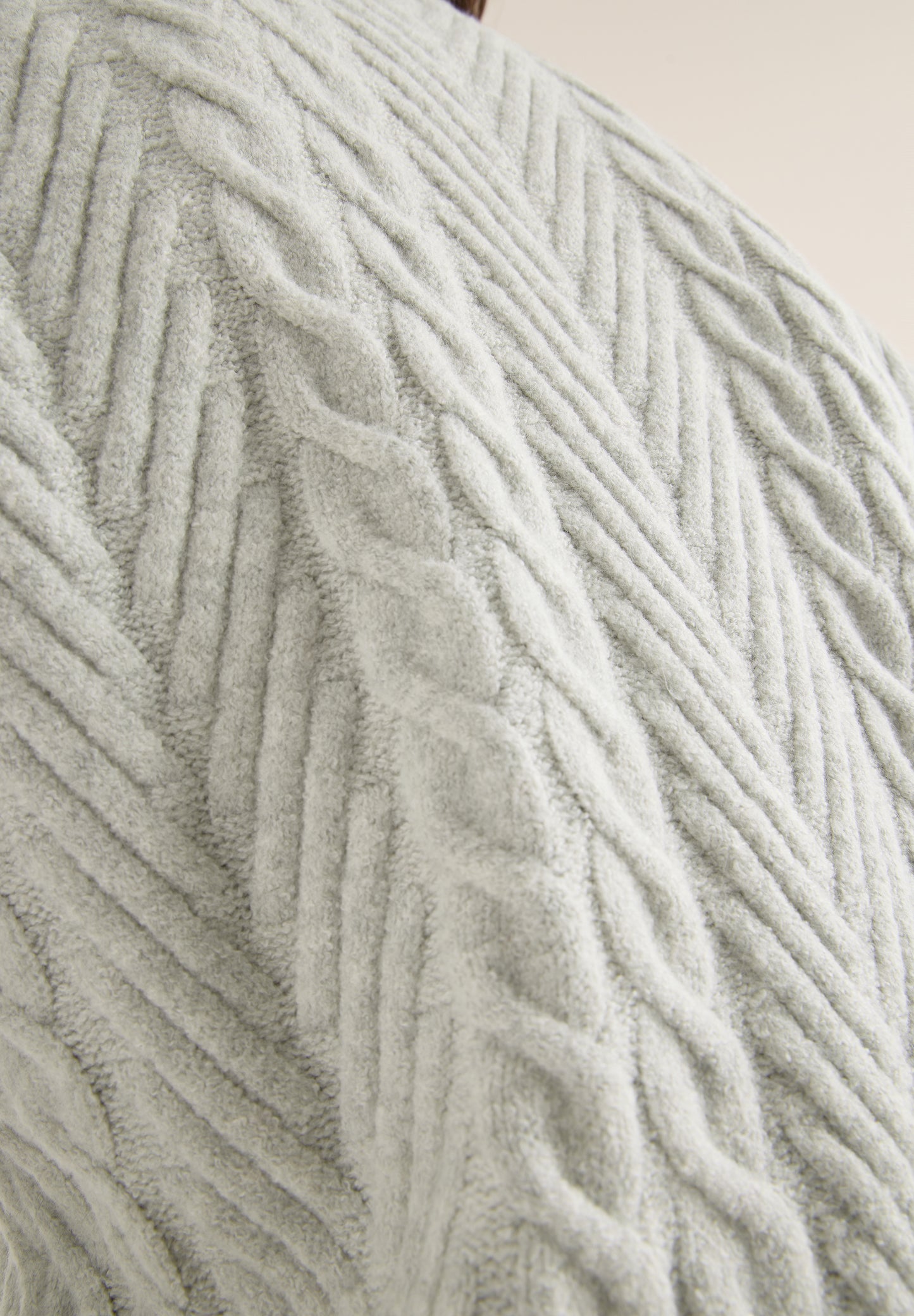 Pullover mit Zopfmuster