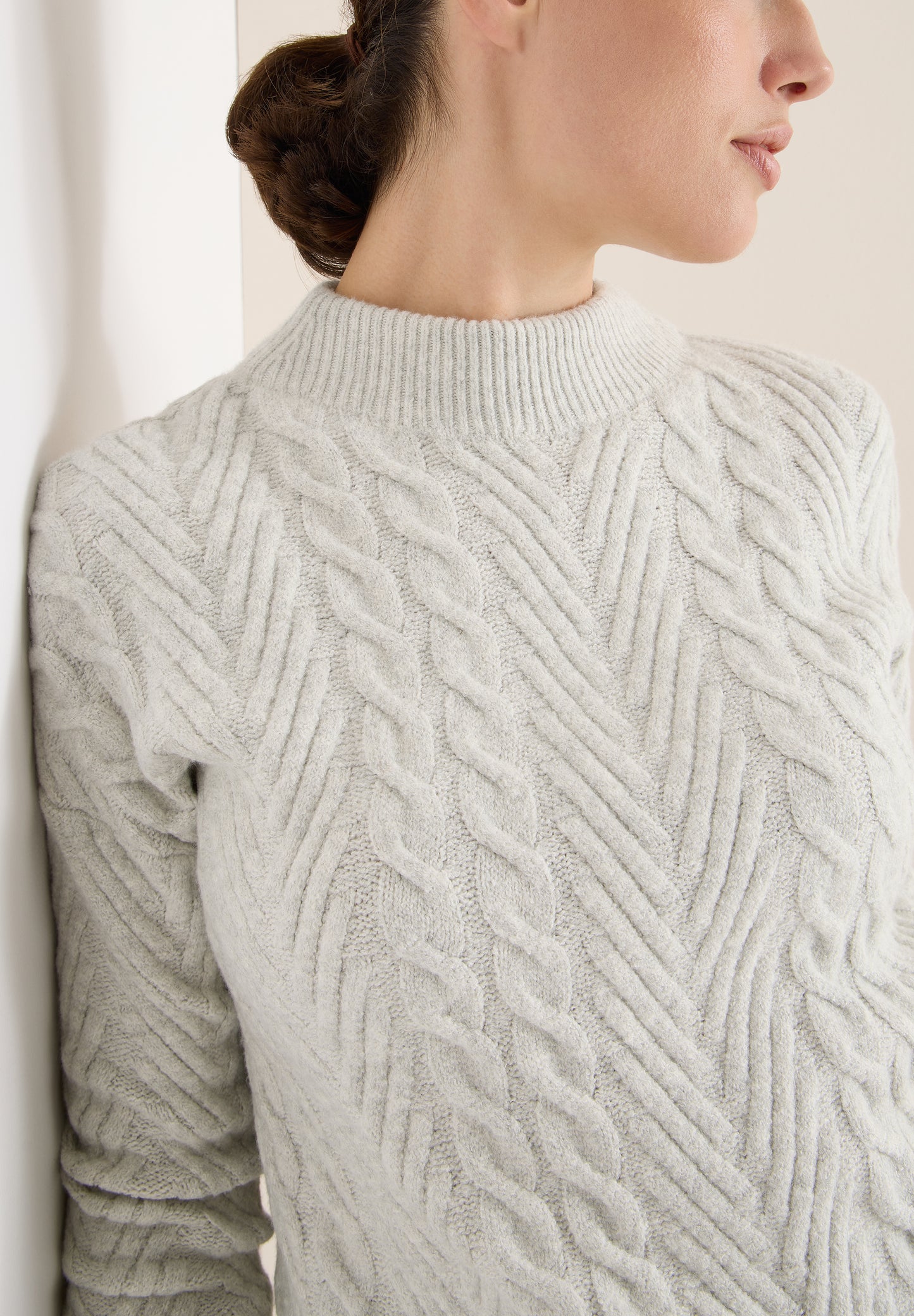 Pullover mit Zopfmuster