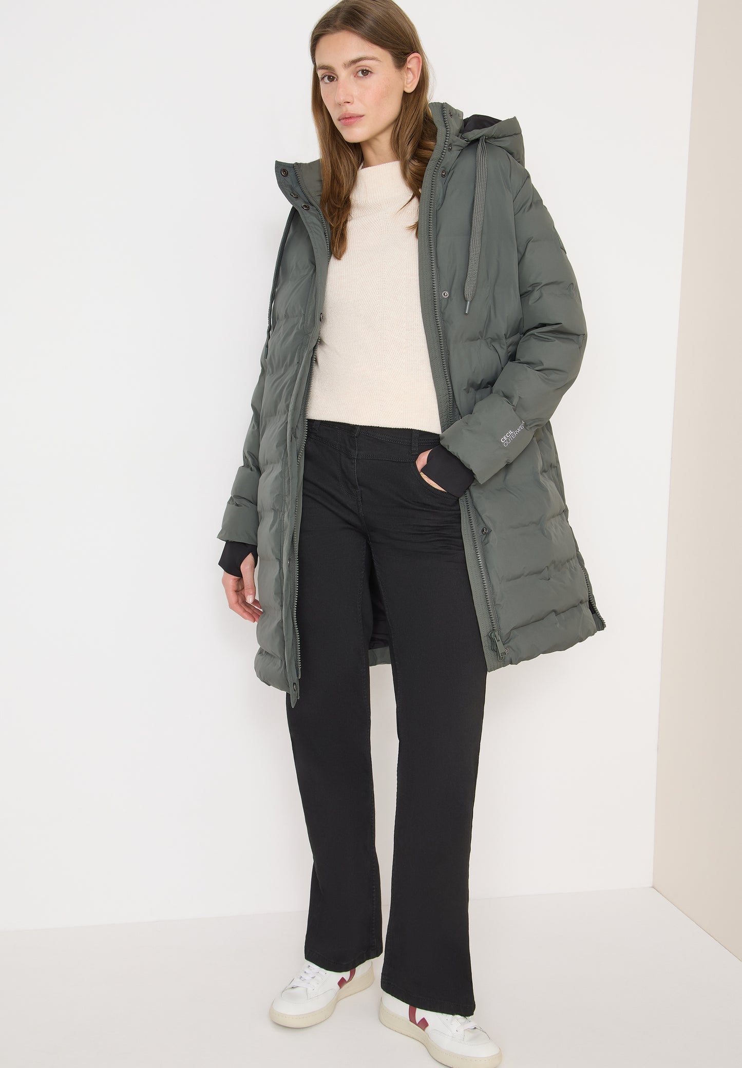 Mantel mit verklebten Nähten