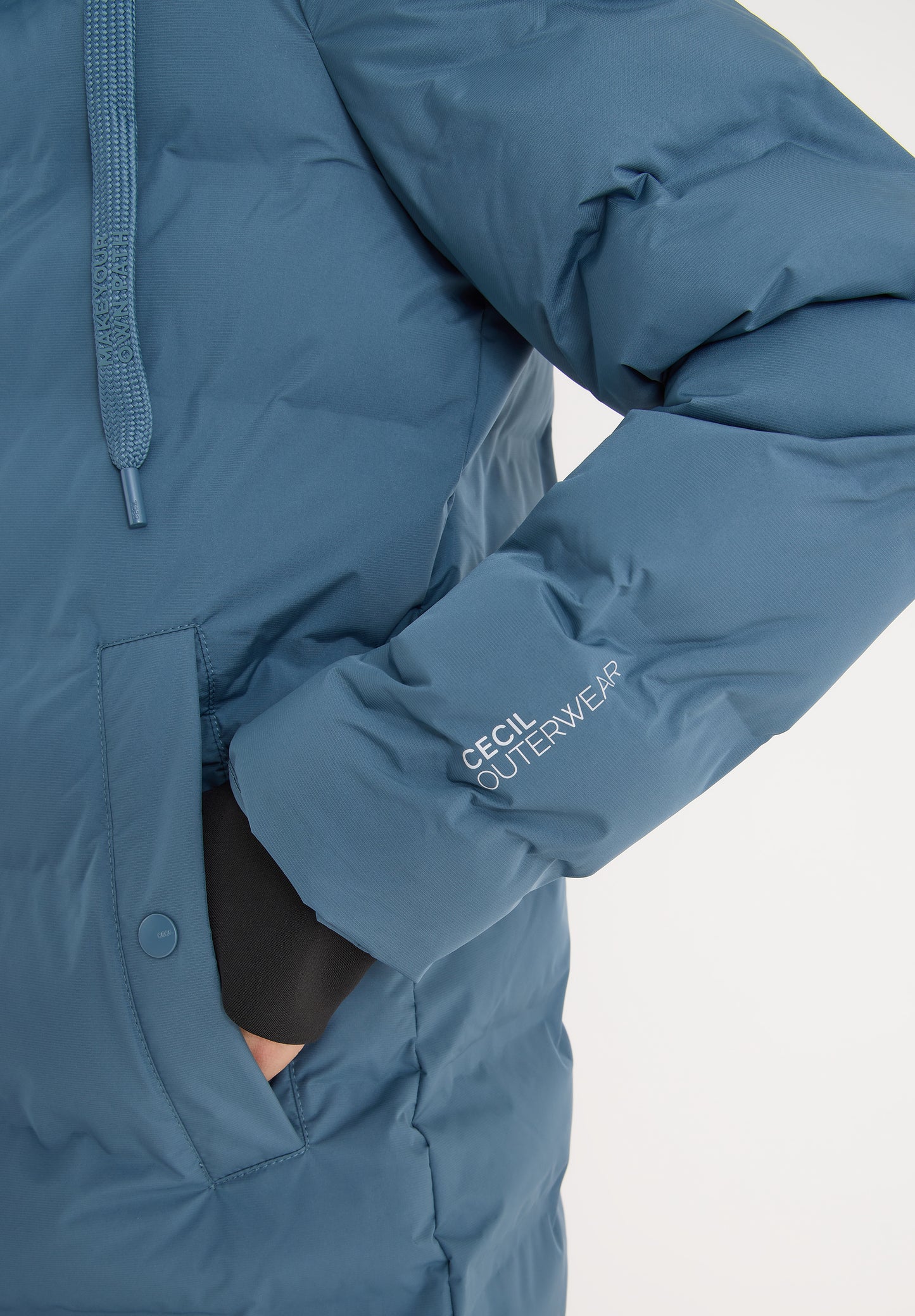 Mantel mit verklebten Nähten