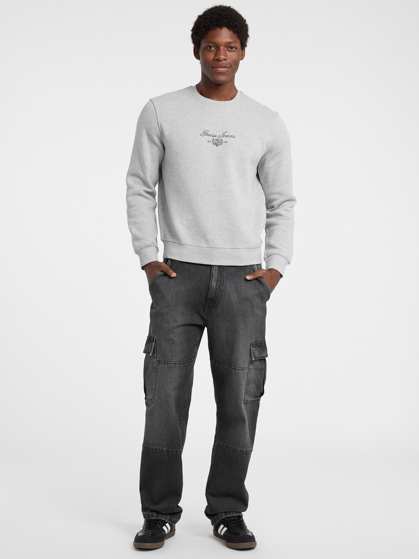 GJ SLIM SCRIPT CREWNECK