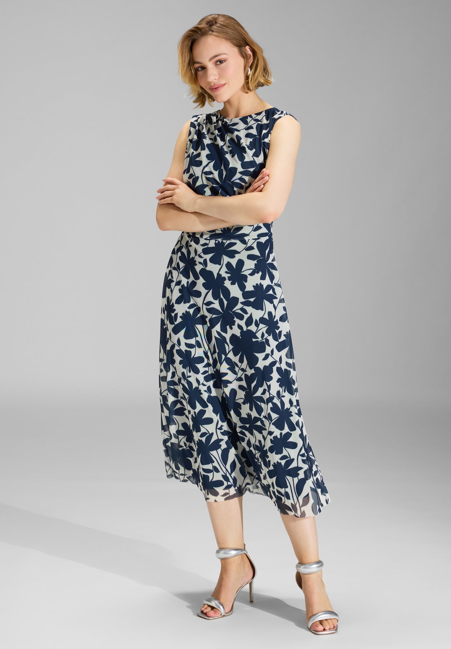 Midi Kleid aus weichem Mesh