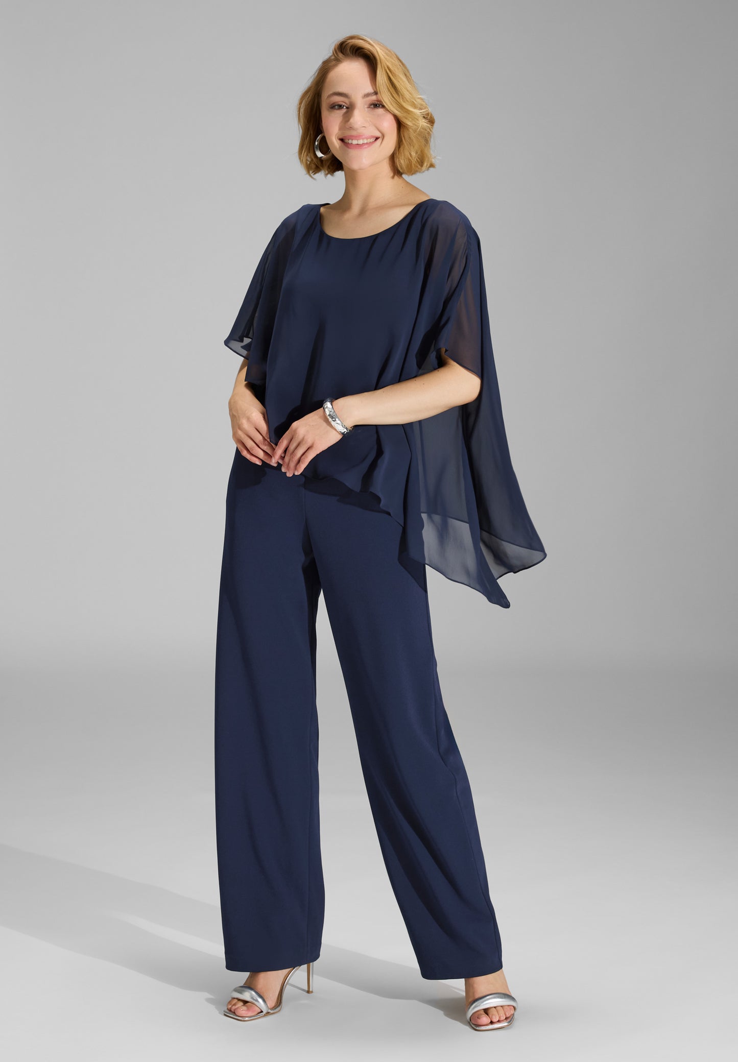 Jumpsuit aus Crepe Jersey mit Chiffon Überwurf