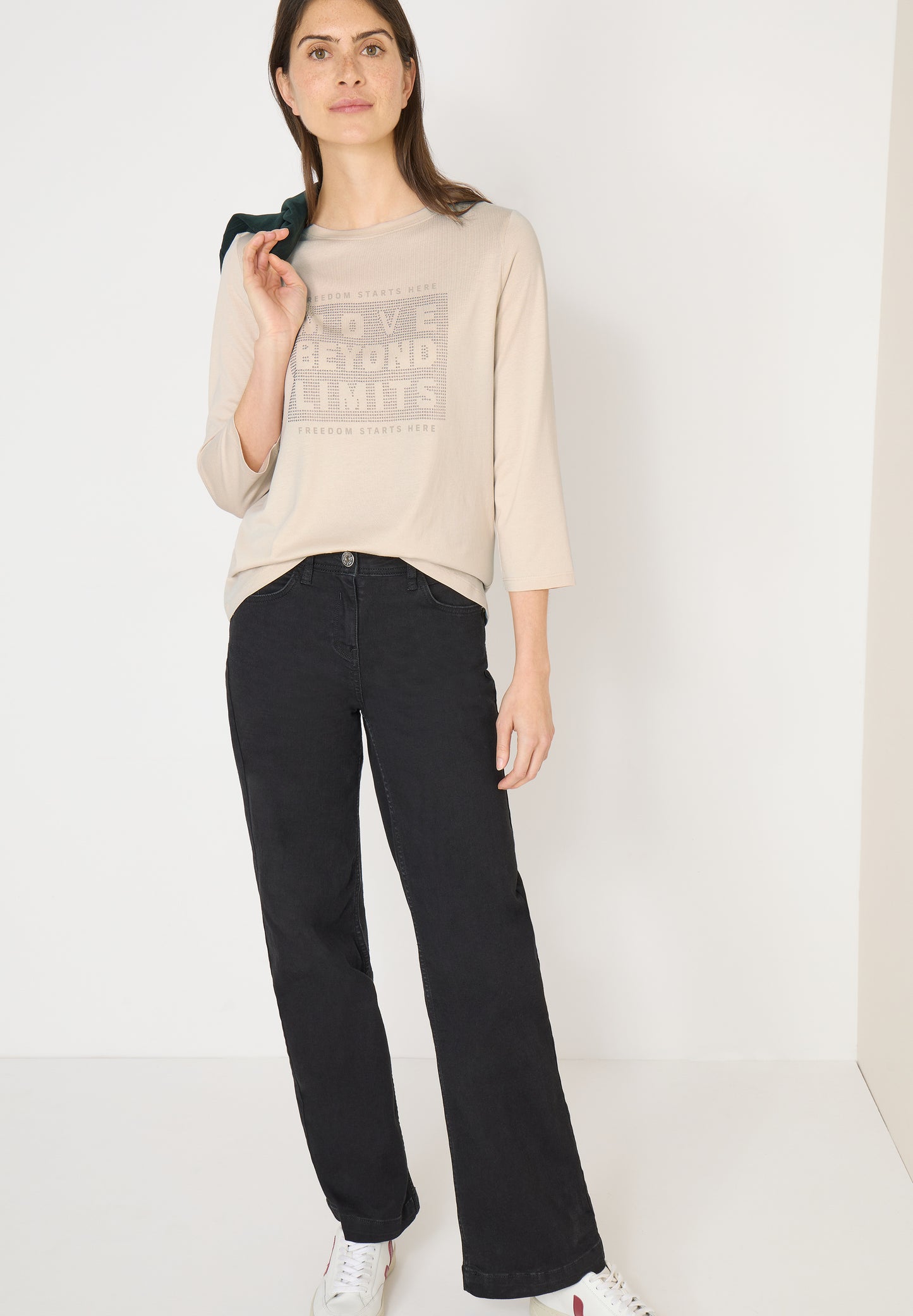 Shirt mit Schmucksteinen