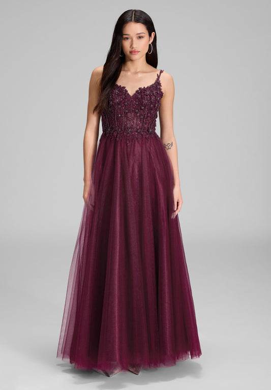 Ausgestelltes Tüllkleid mit Stickerei