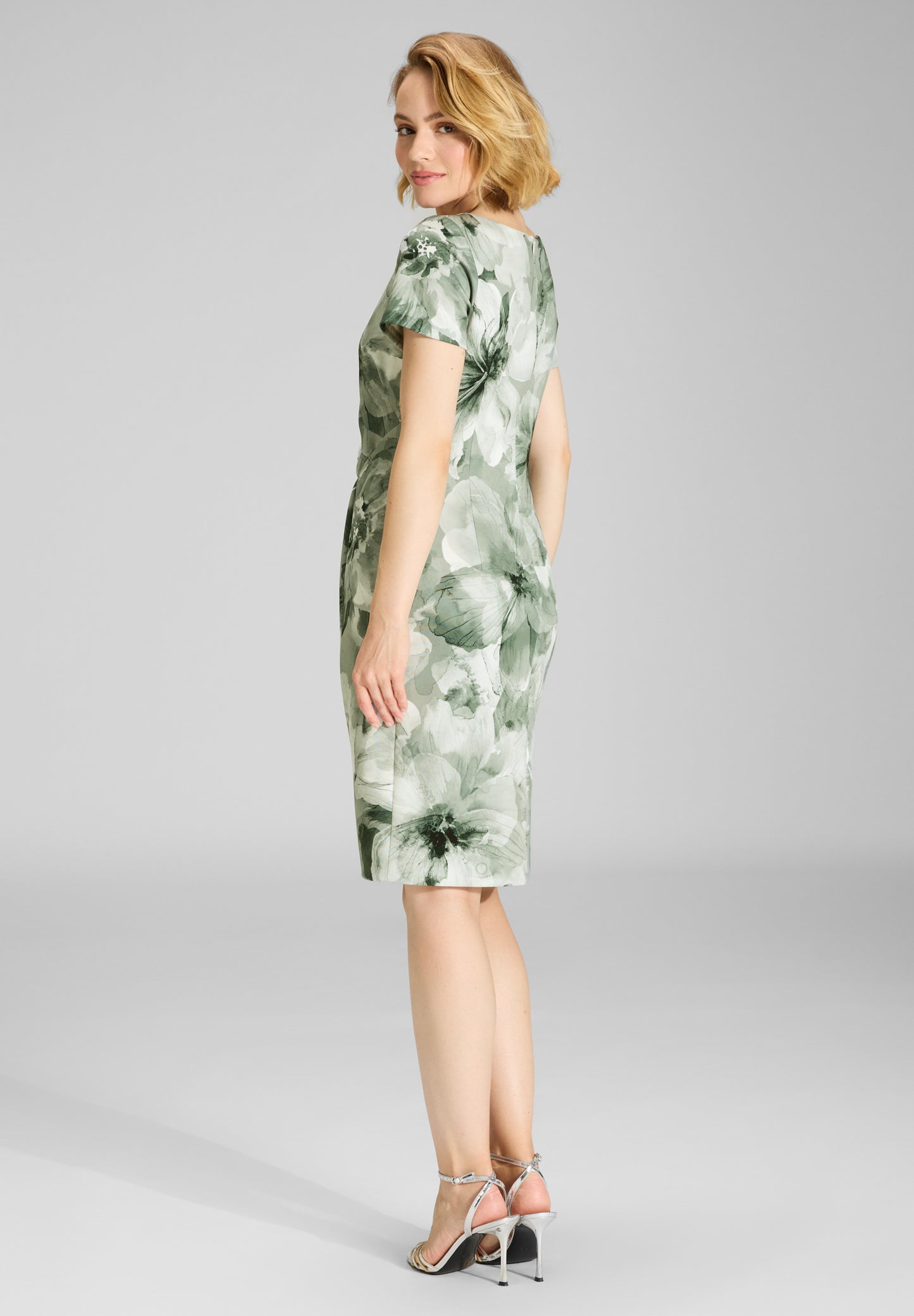 Etuikleid aus bedrucktem Scuba mit Falten Detail