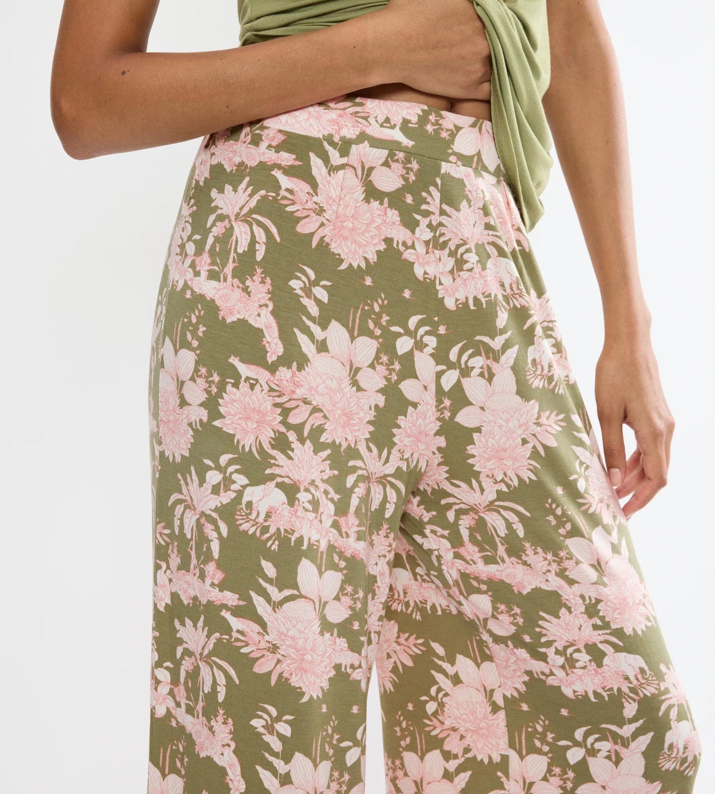 Aura Spotlight Trousers 01