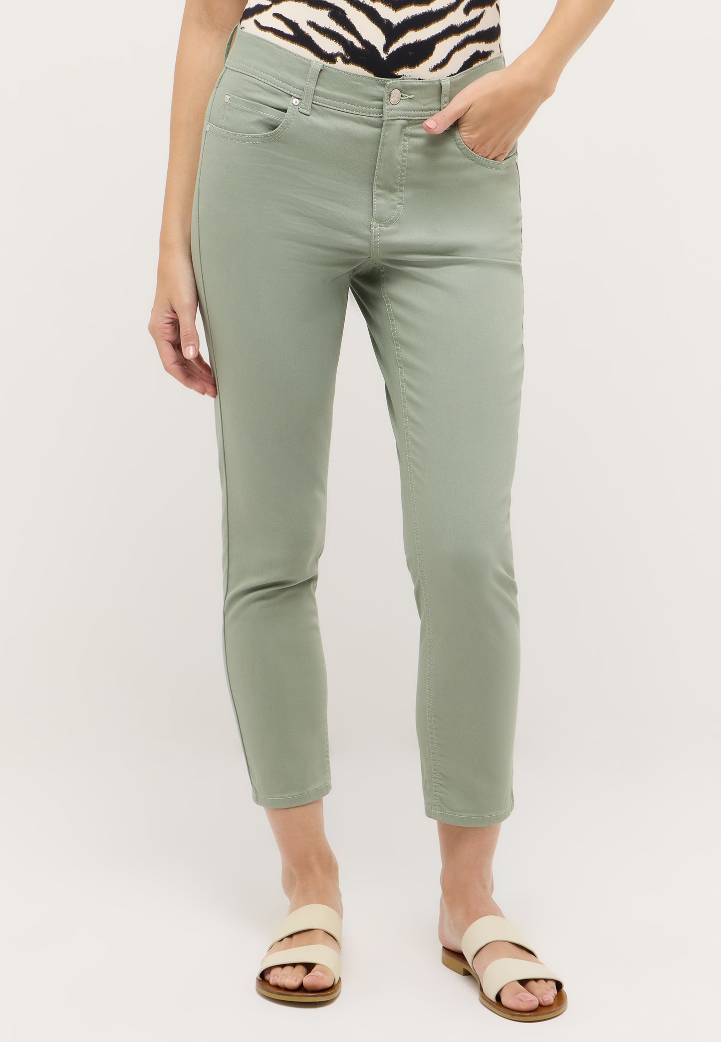 332680007-53758 ORNELLA