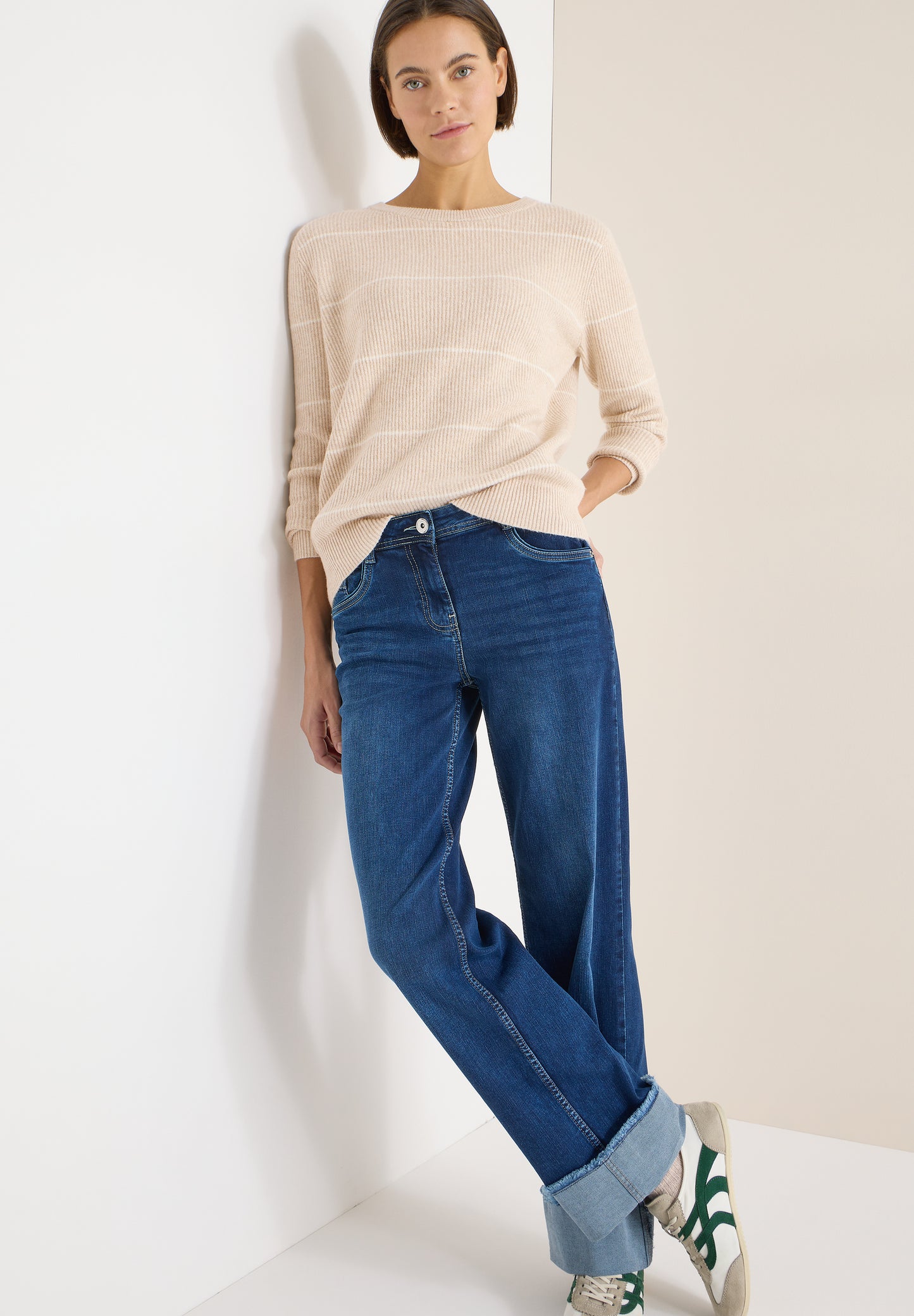 Gestreifter Strukturpullover