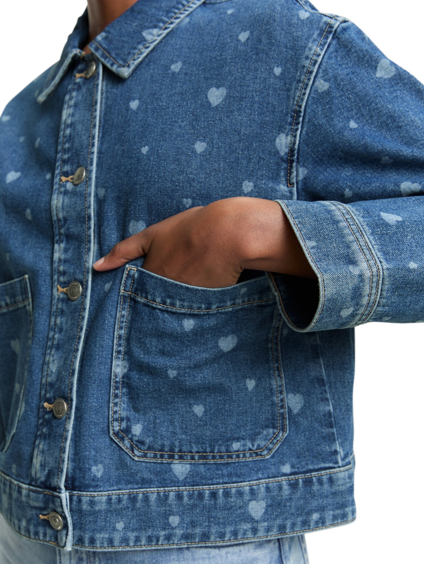 Jeansjacke mit aufgesetzten Taschen