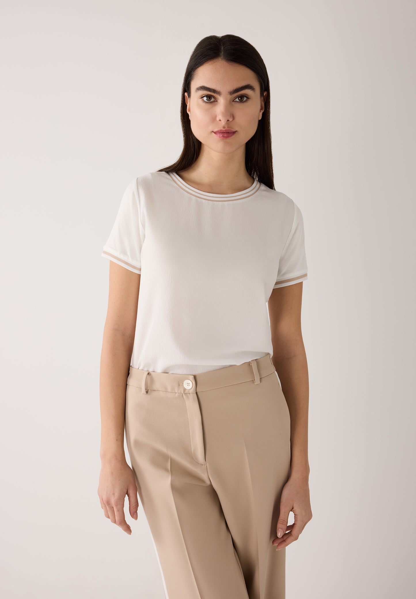 Blusenshirt mit Kontrastabschlüssen