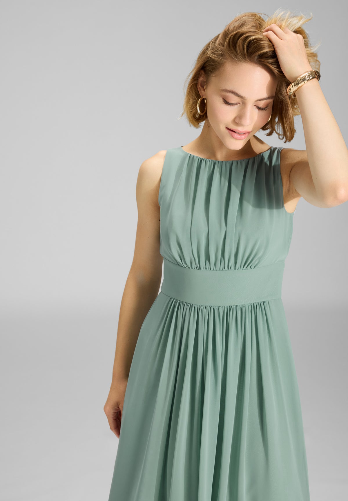 Chiffonkleid mit Taillenpasse