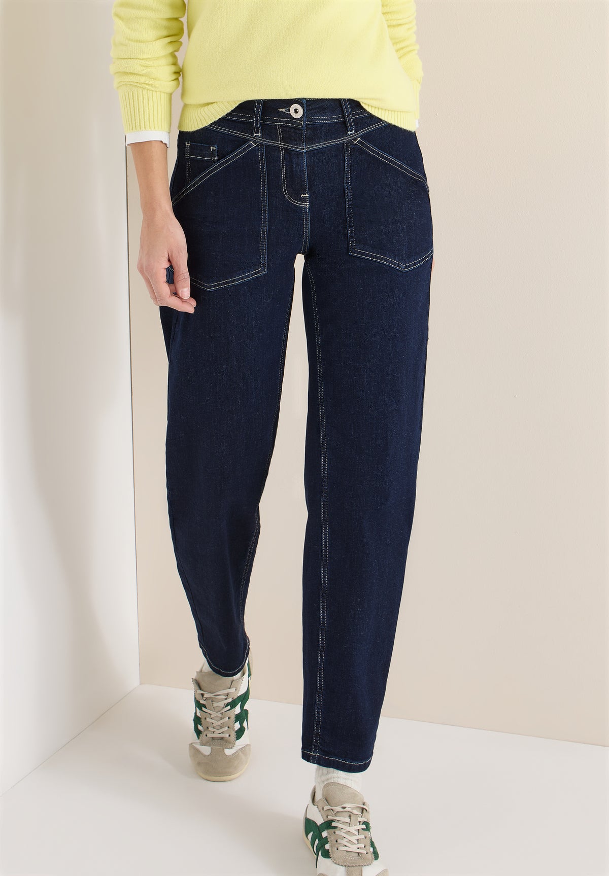 Barrel Leg Jeans