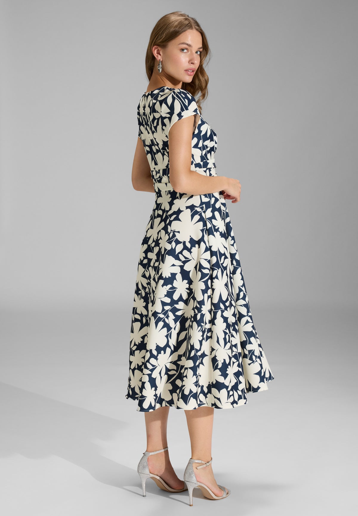 Midi Kleid aus bedrucktem Scuba