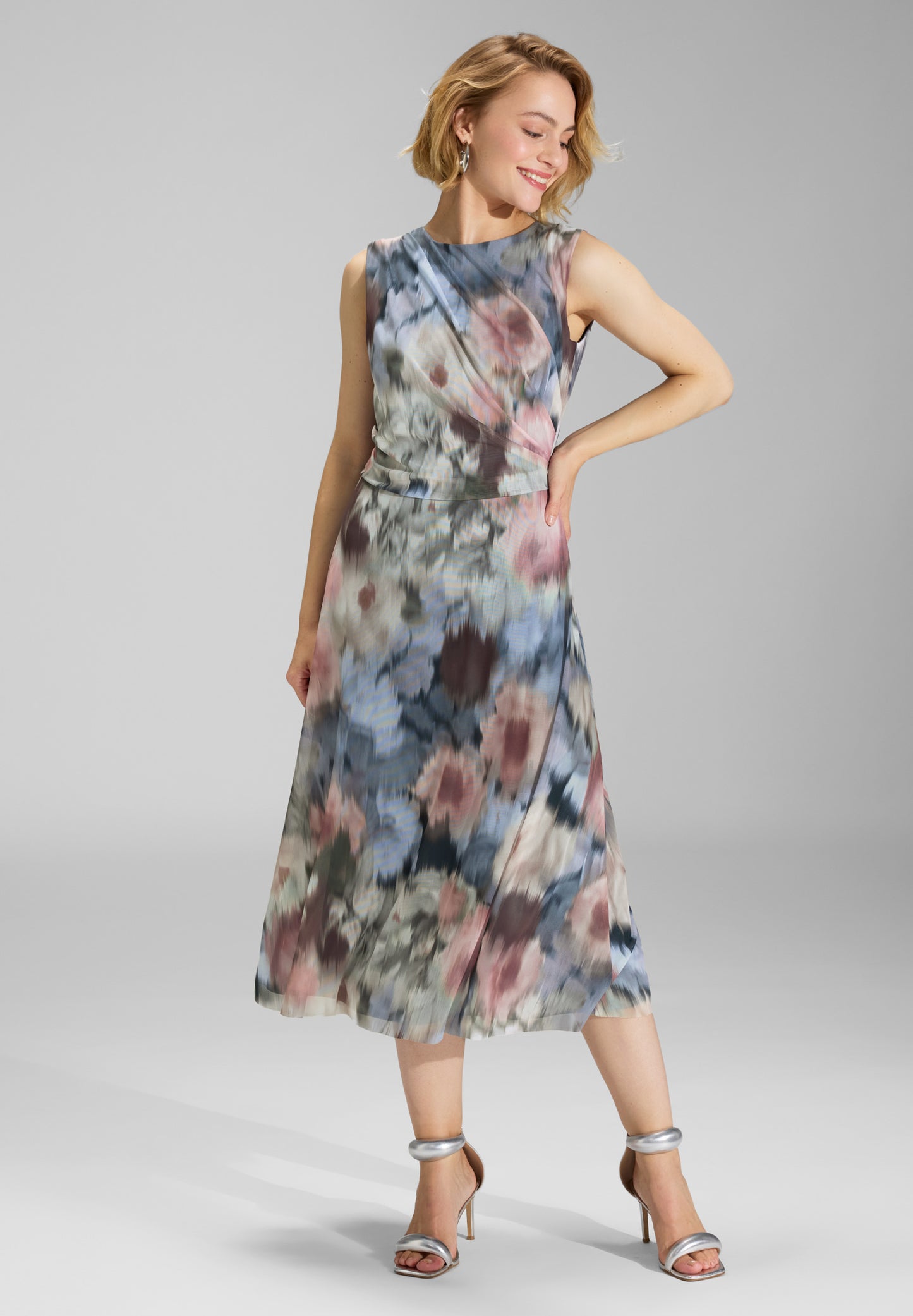 Midi Kleid aus Mesh mit Ikat Druck