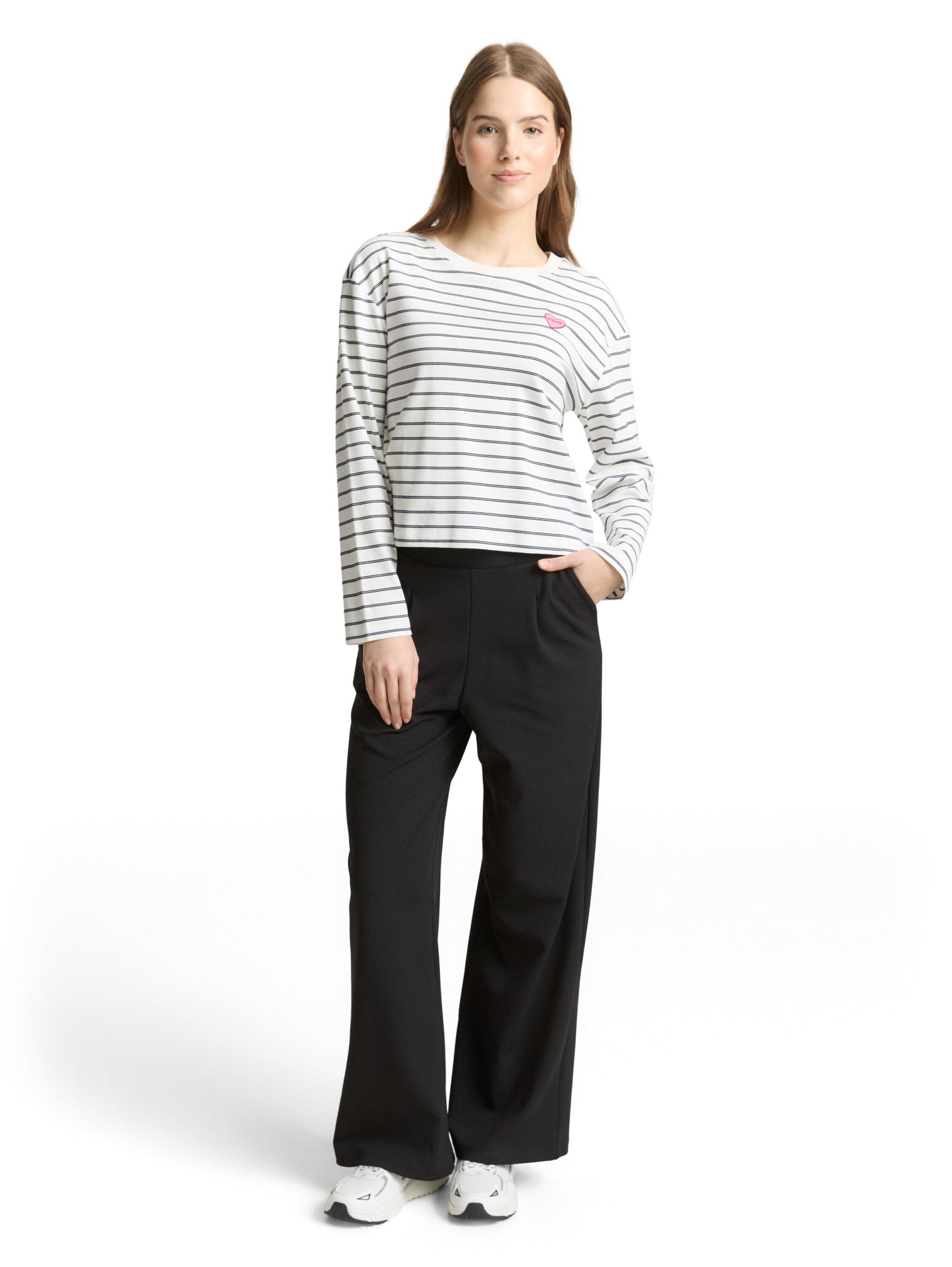 Boxy Fit Langarmshirt mit Herz-Stickerei