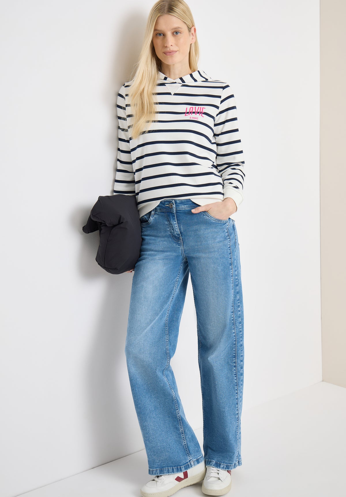Sweatshirt mit Kapuze und Chestprint