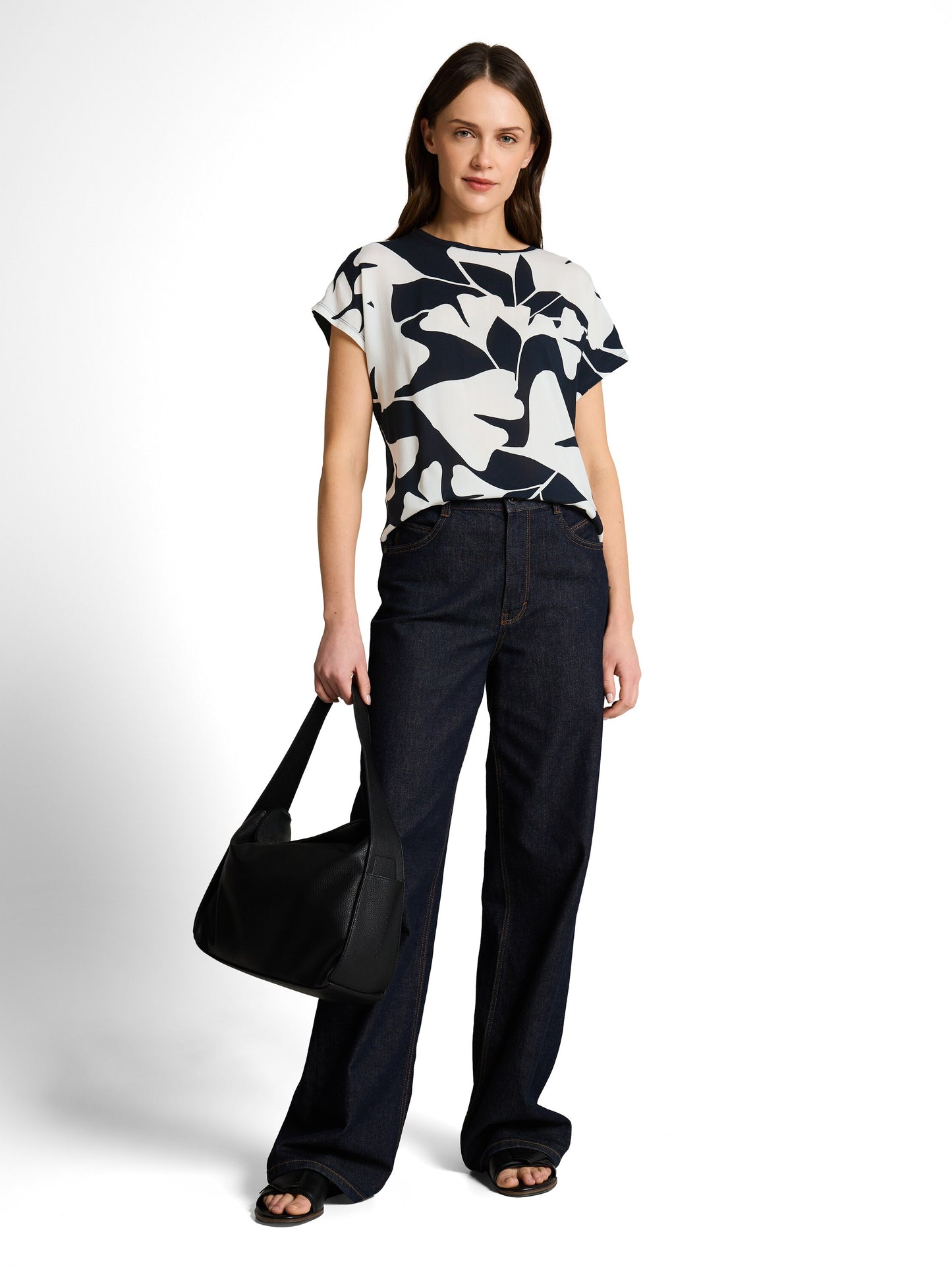 T-Shirt im Material-Mix