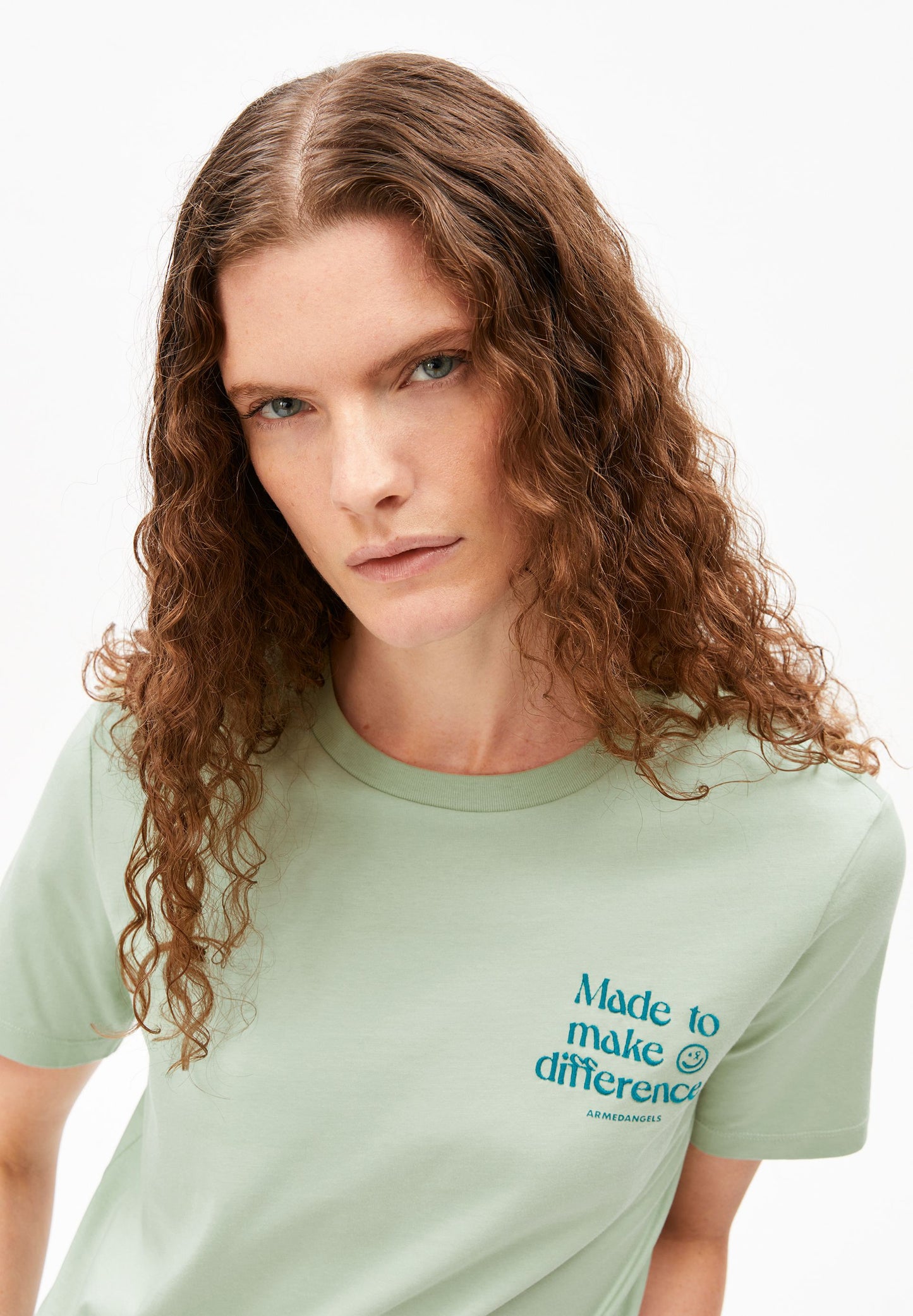 LUALAA EMBRO T-SHIRT