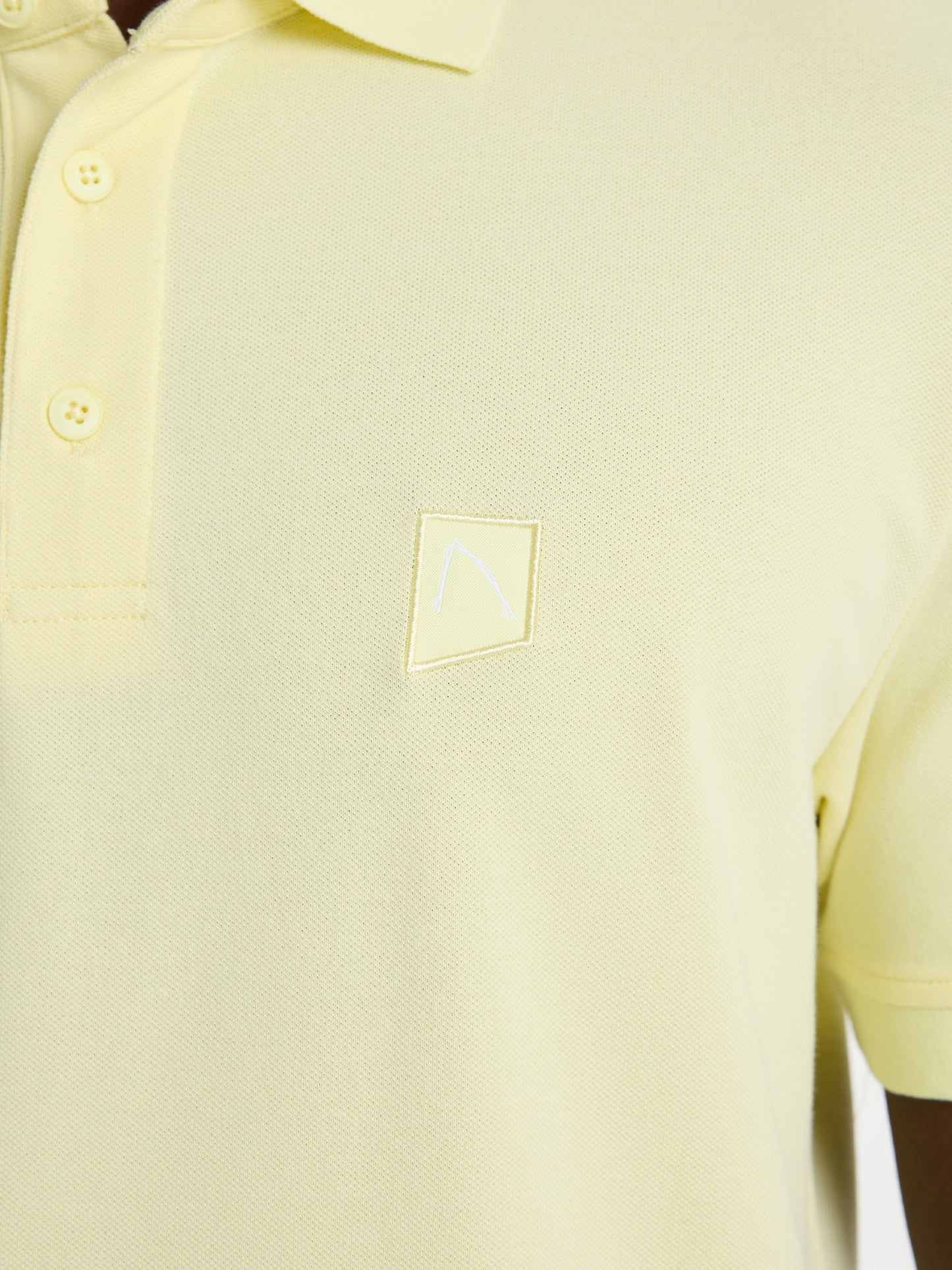 NAEL, YELLOW