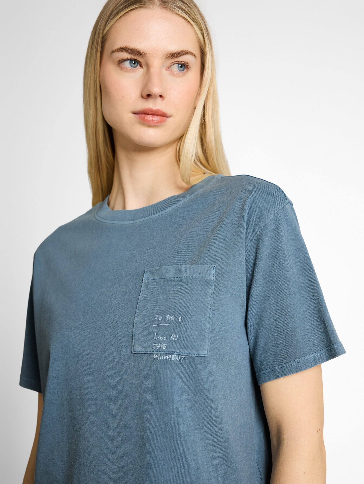 Boxy Fit T-Shirt mit Brusttasche