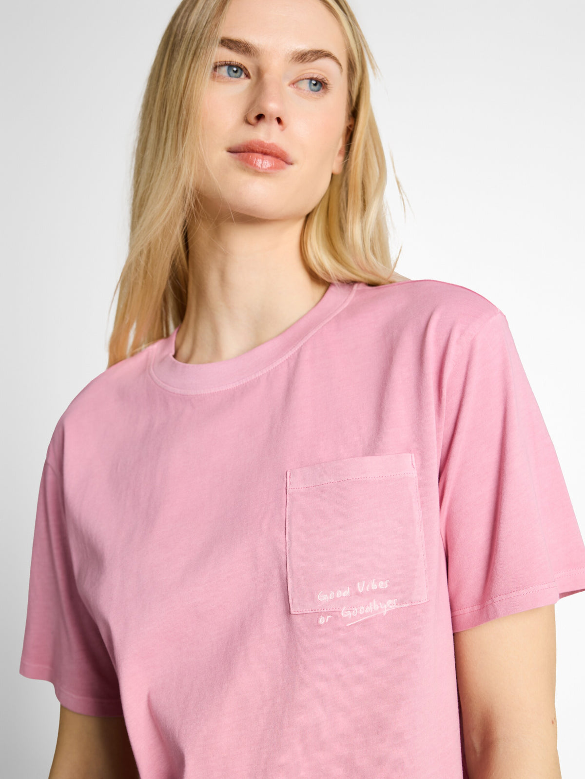 Boxy Fit T-Shirt mit Brusttasche