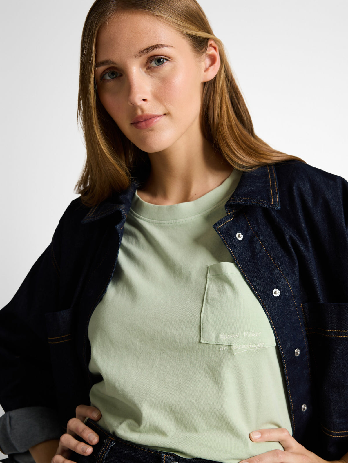 Boxy Fit T-Shirt mit Brusttasche