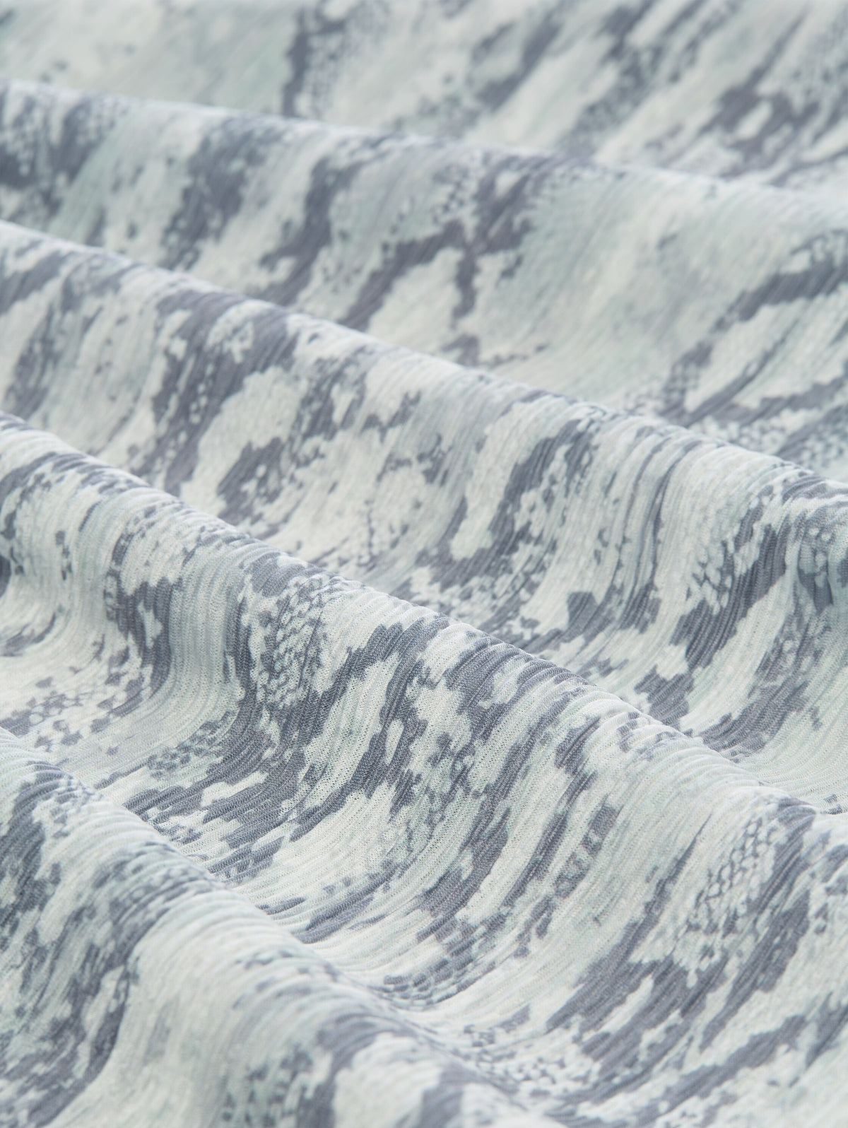 Crinkle Wickelbluse mit Schlangenprint