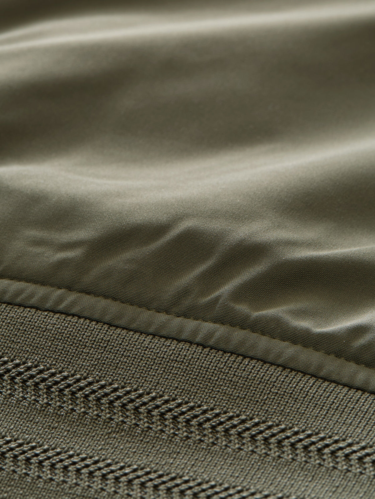 Blouson Jacke mit verstaubarer Kapuze