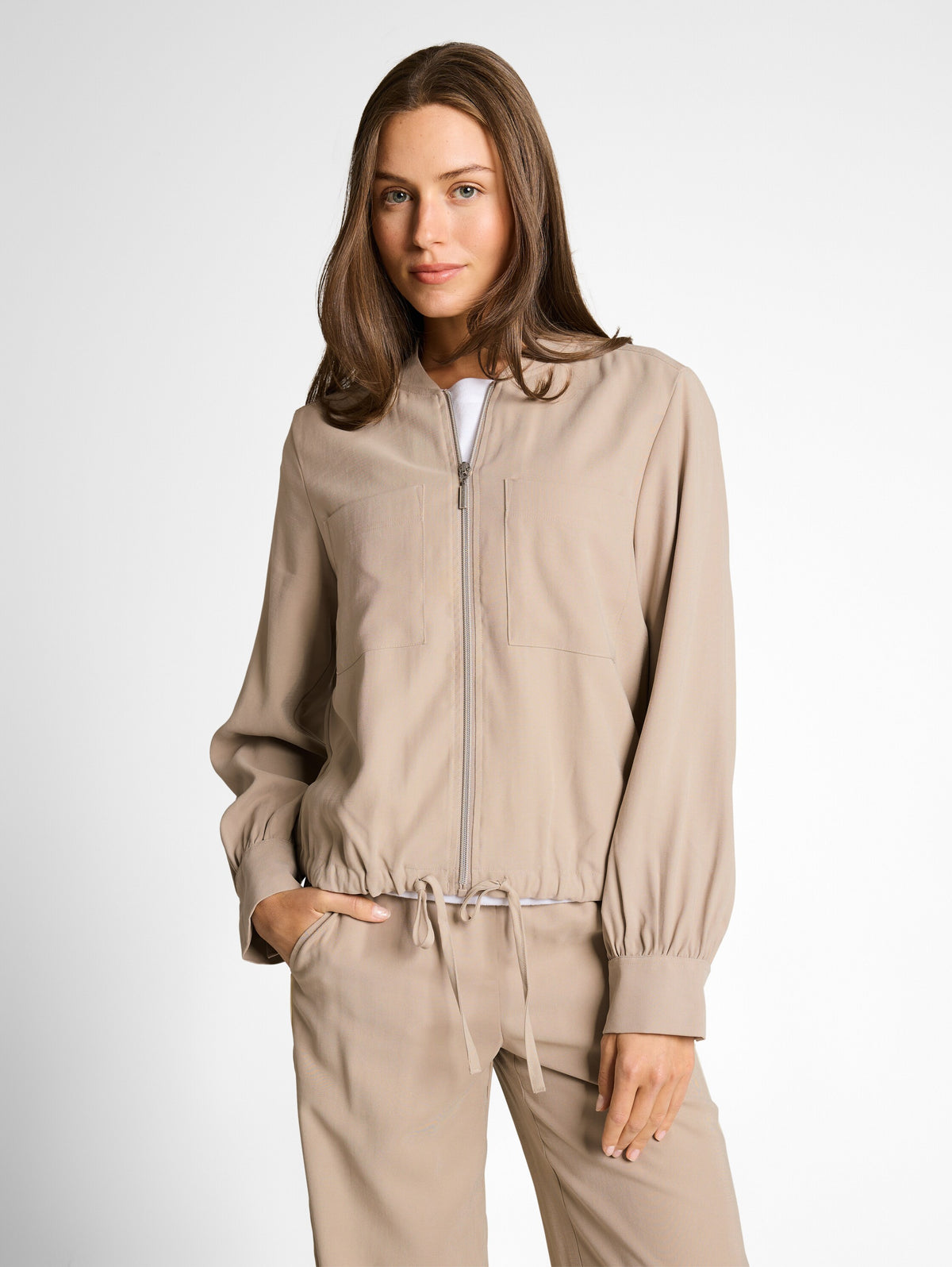Loose Fit Bomberjacke mit Brusttaschen