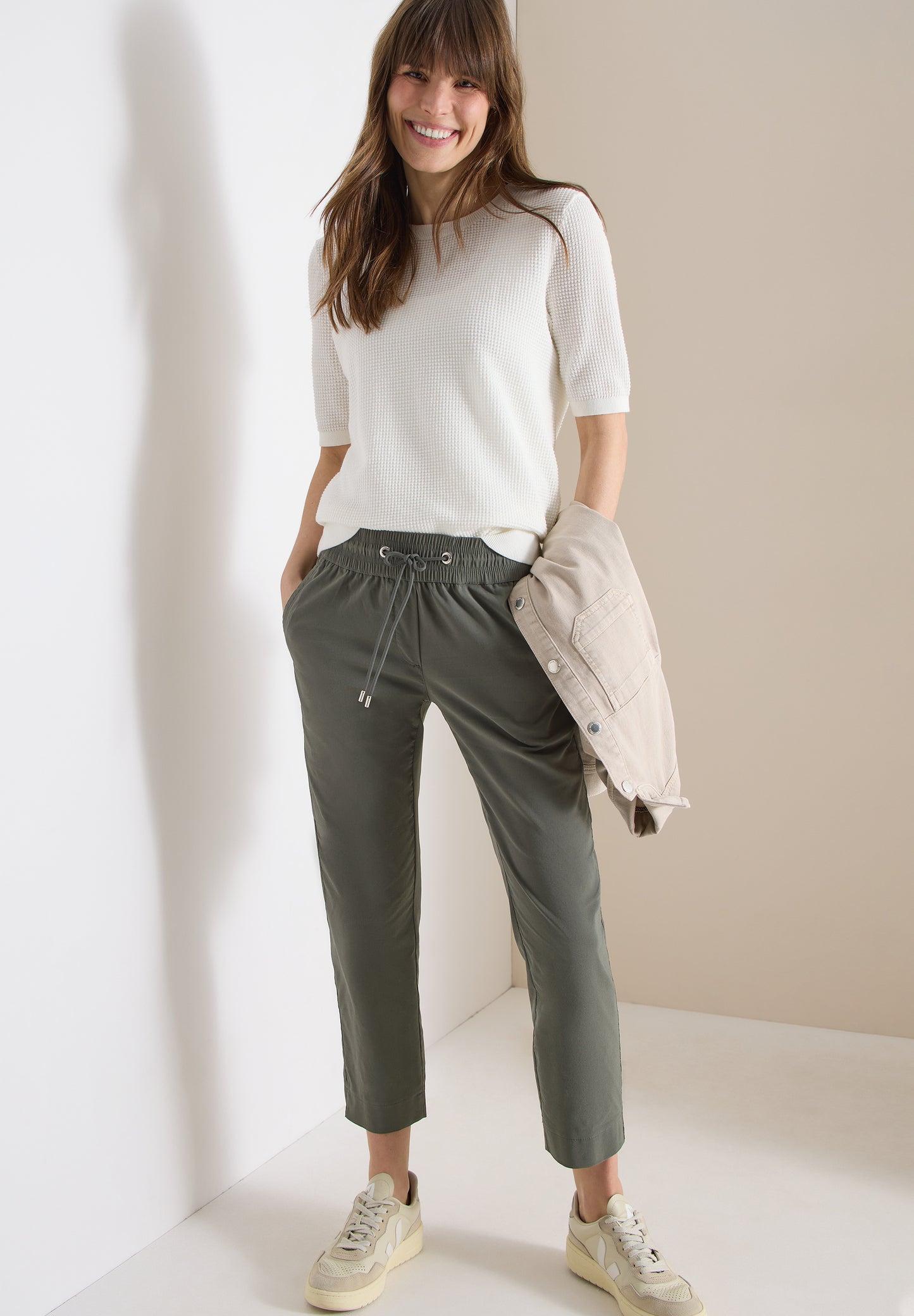 Mid Waist Slim Leg Hose im Casual Fit
